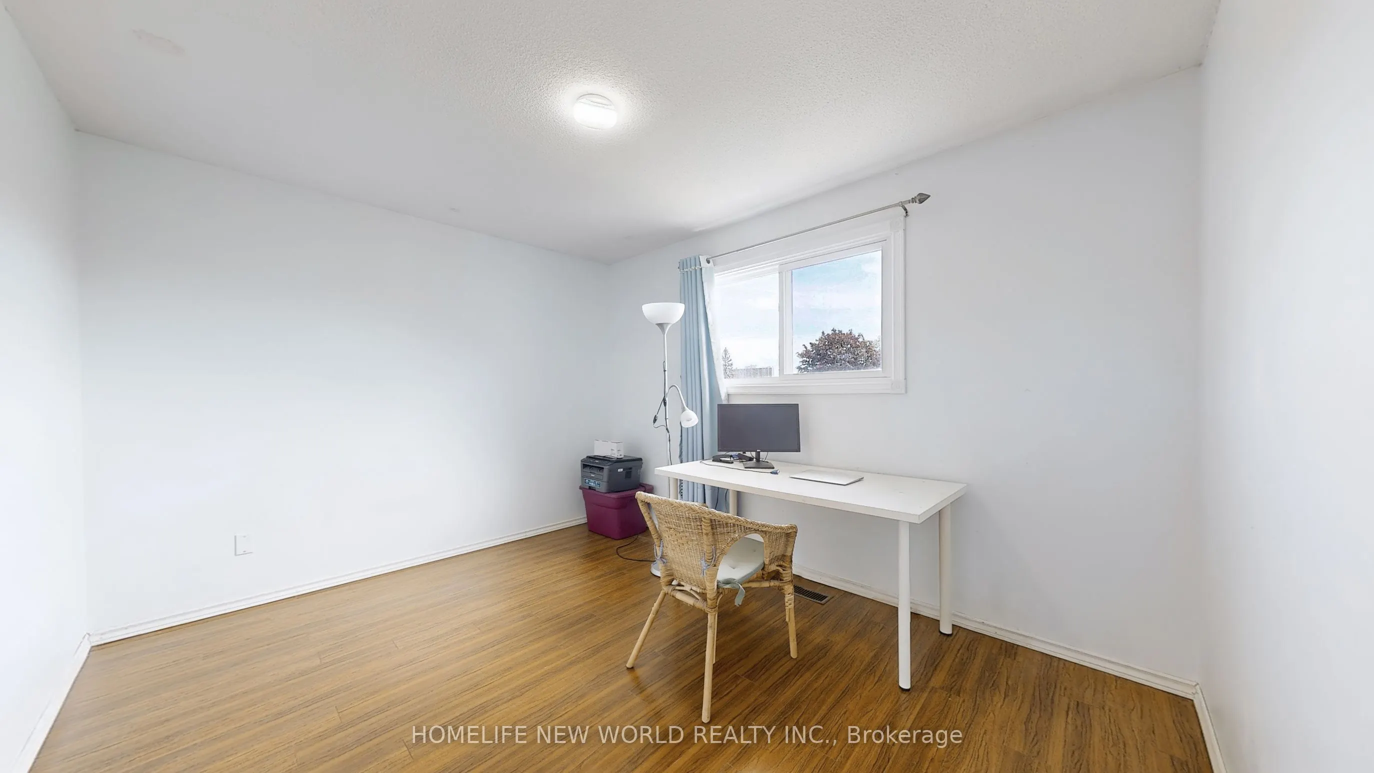 6 Snowhill Crescent