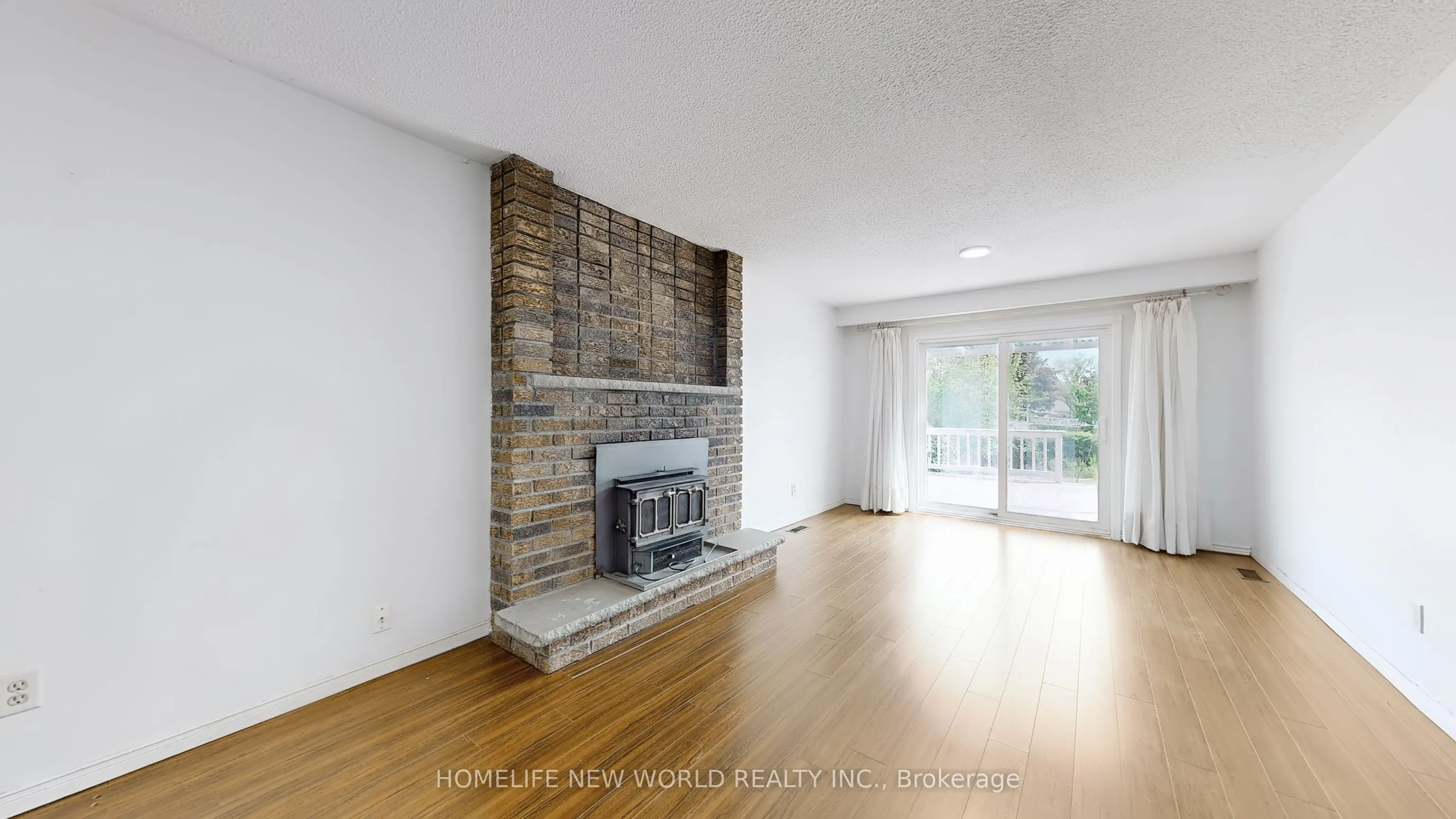 6 Snowhill Crescent