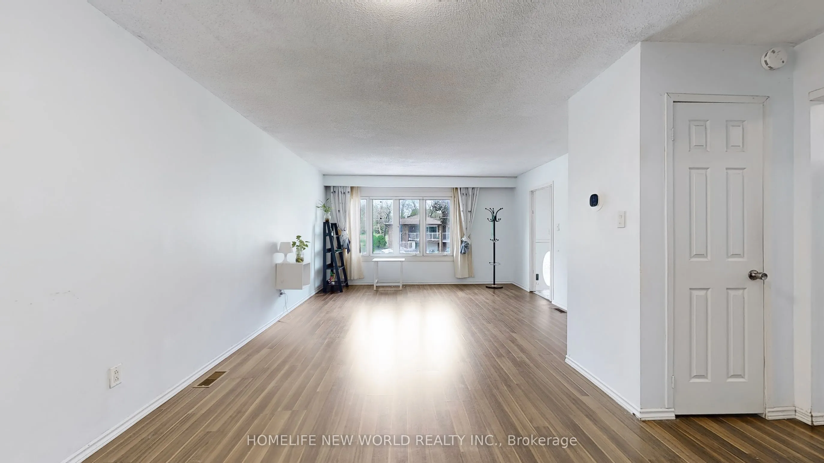 6 Snowhill Crescent