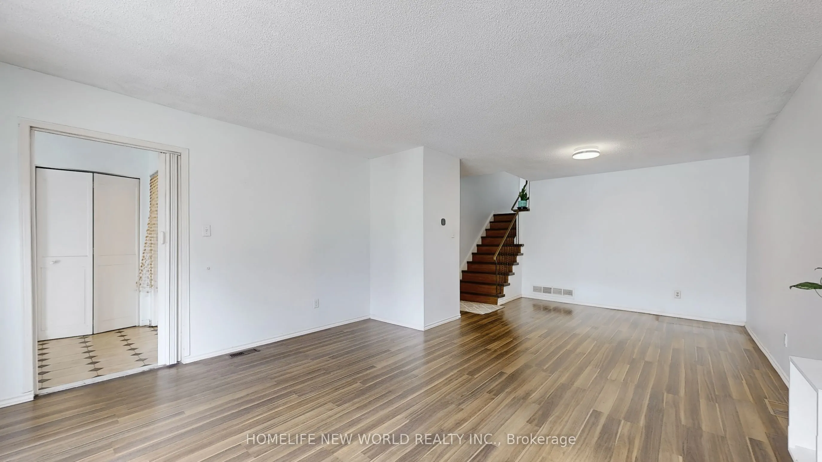 6 Snowhill Crescent