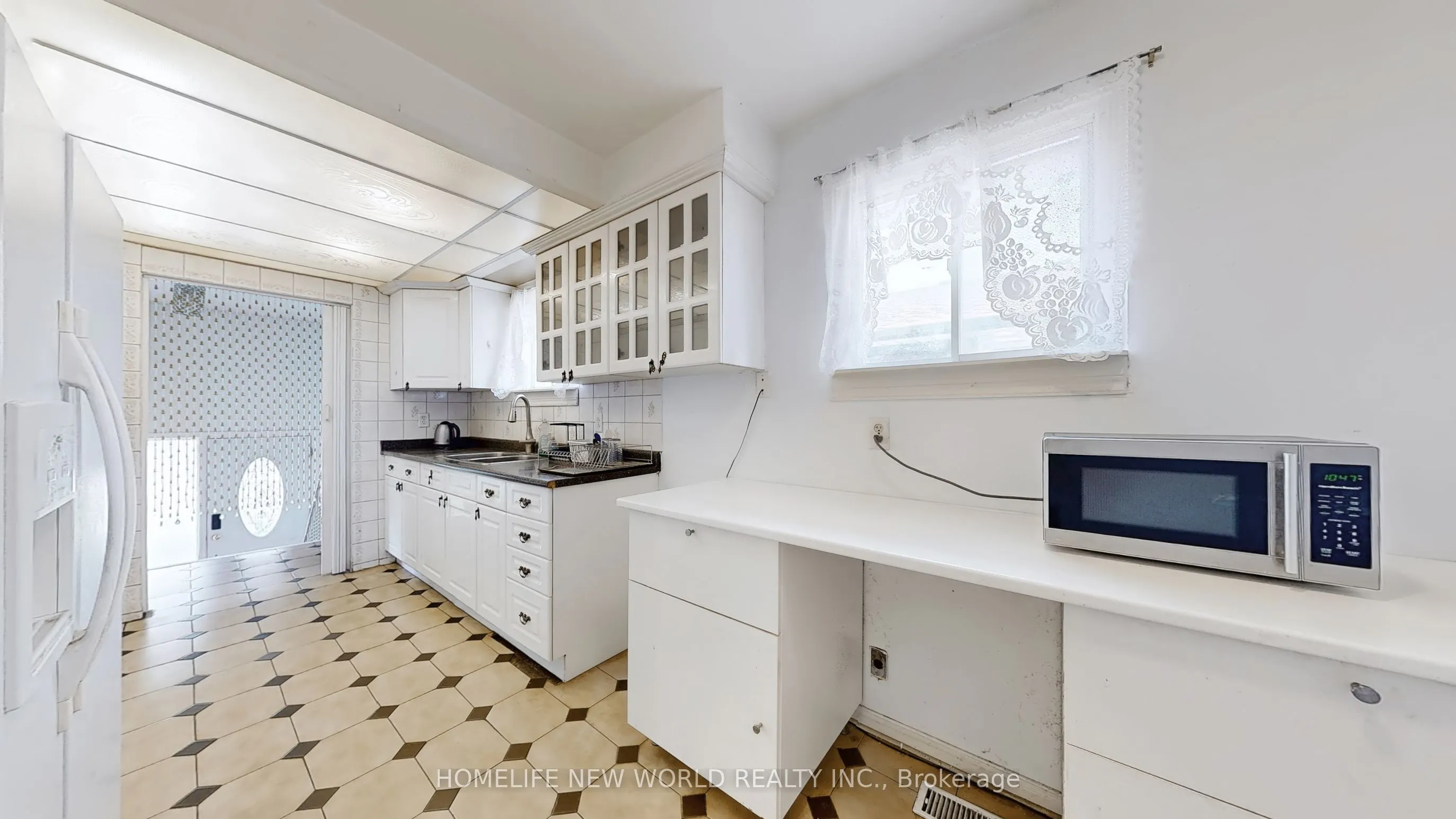6 Snowhill Crescent