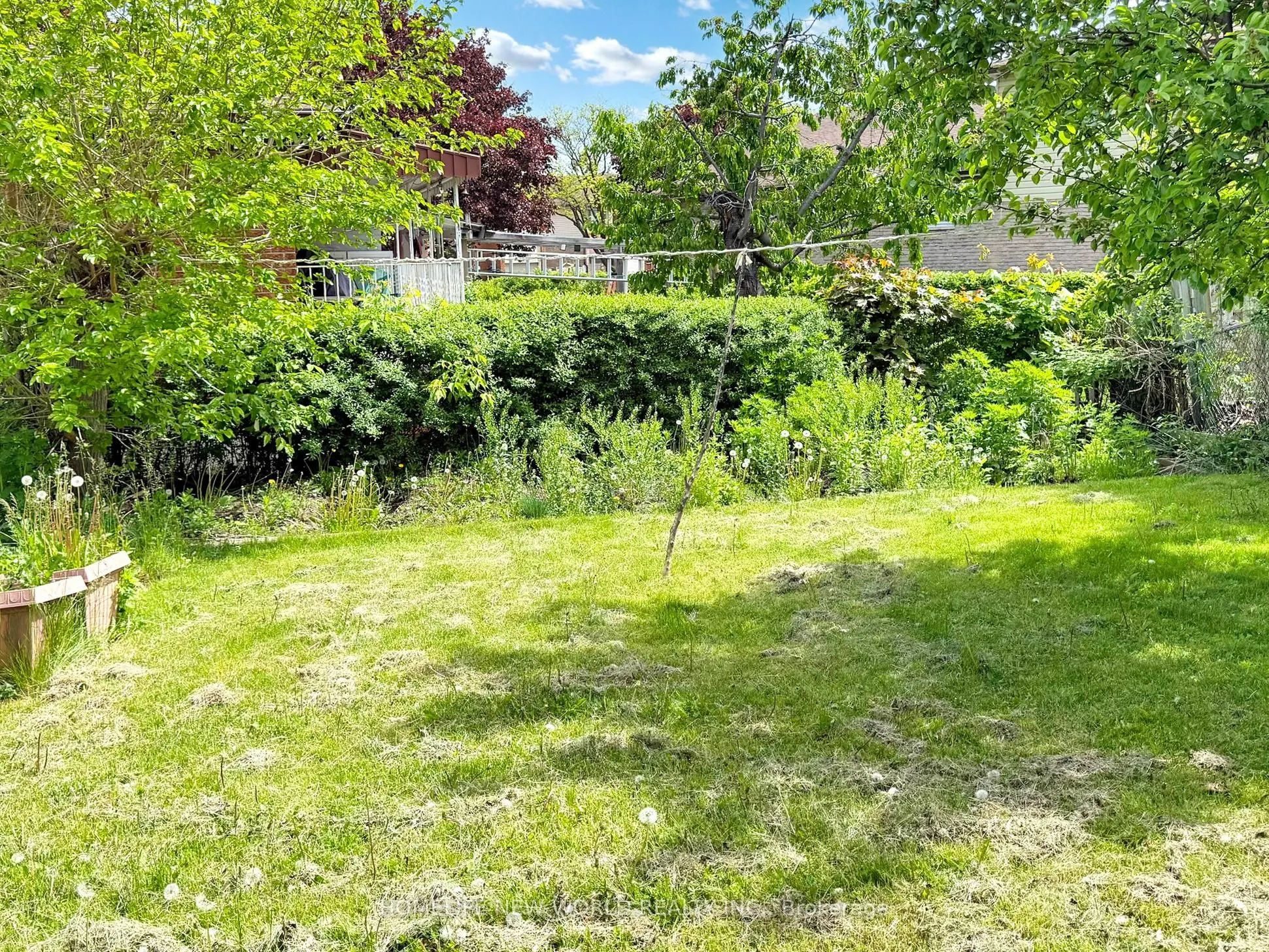 6 Snowhill Crescent
