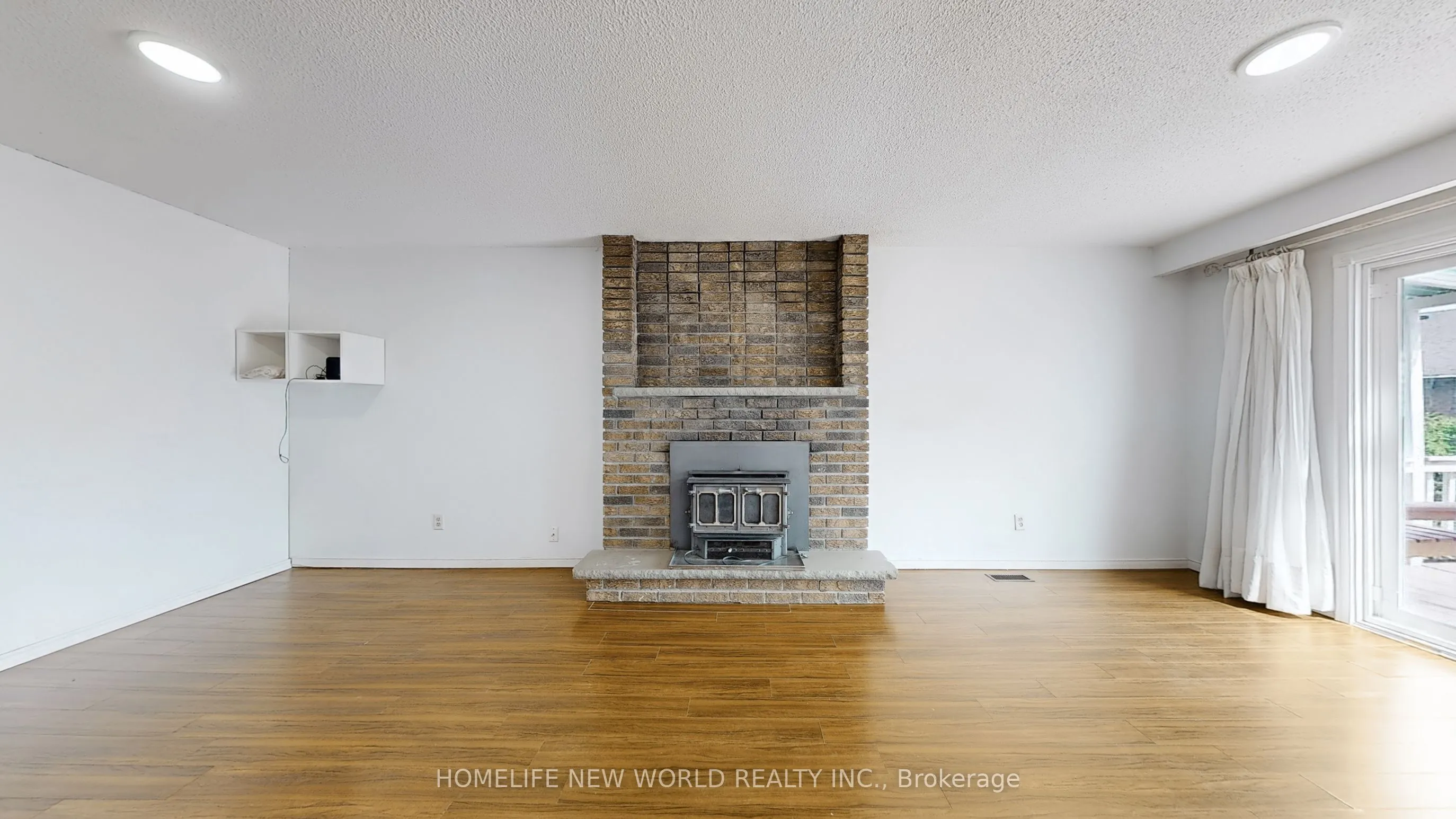 6 Snowhill Crescent