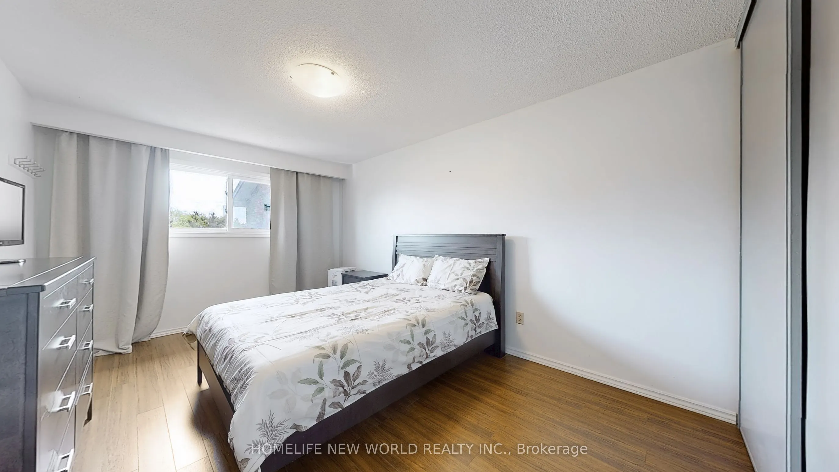 6 Snowhill Crescent