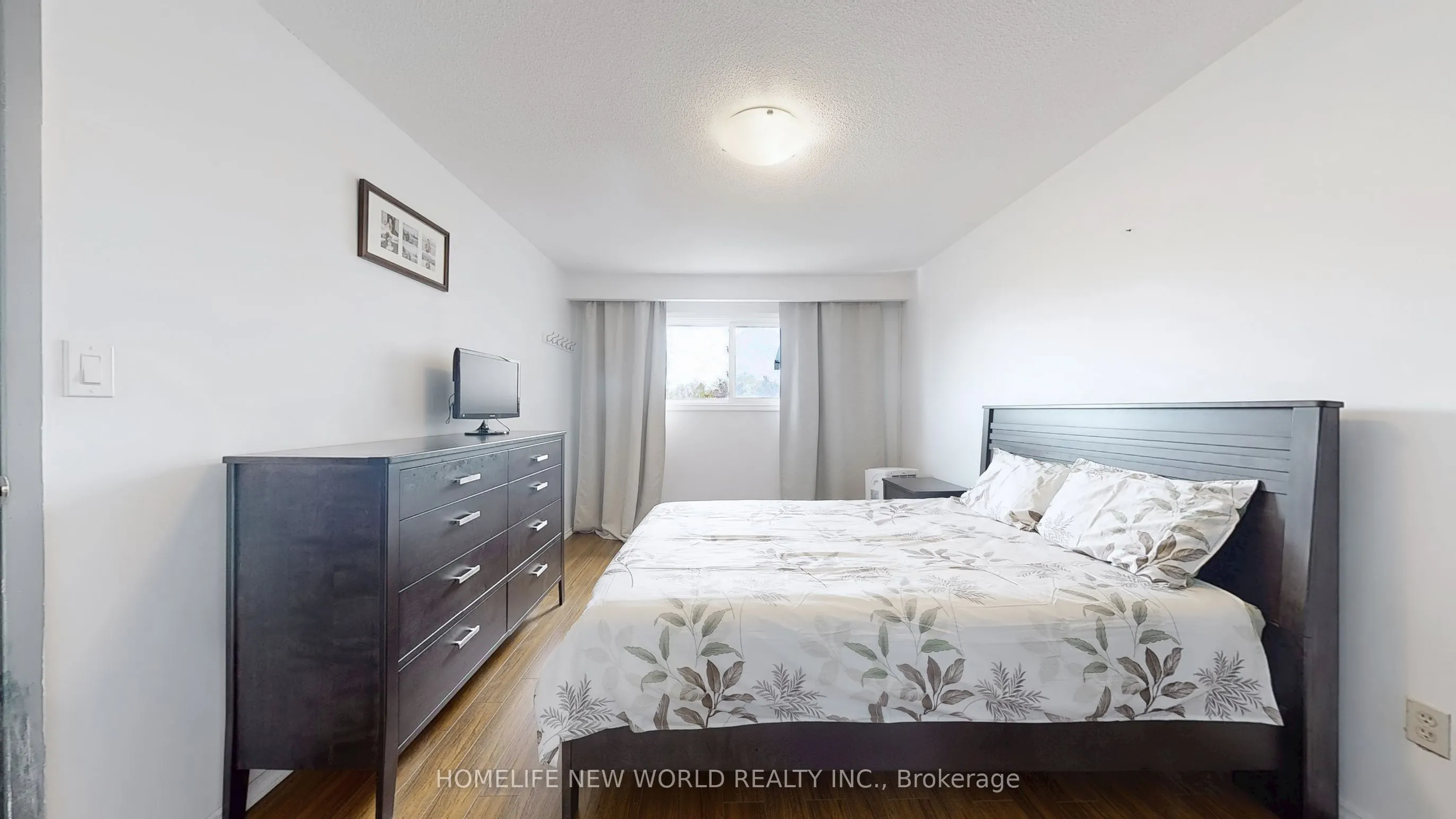 6 Snowhill Crescent