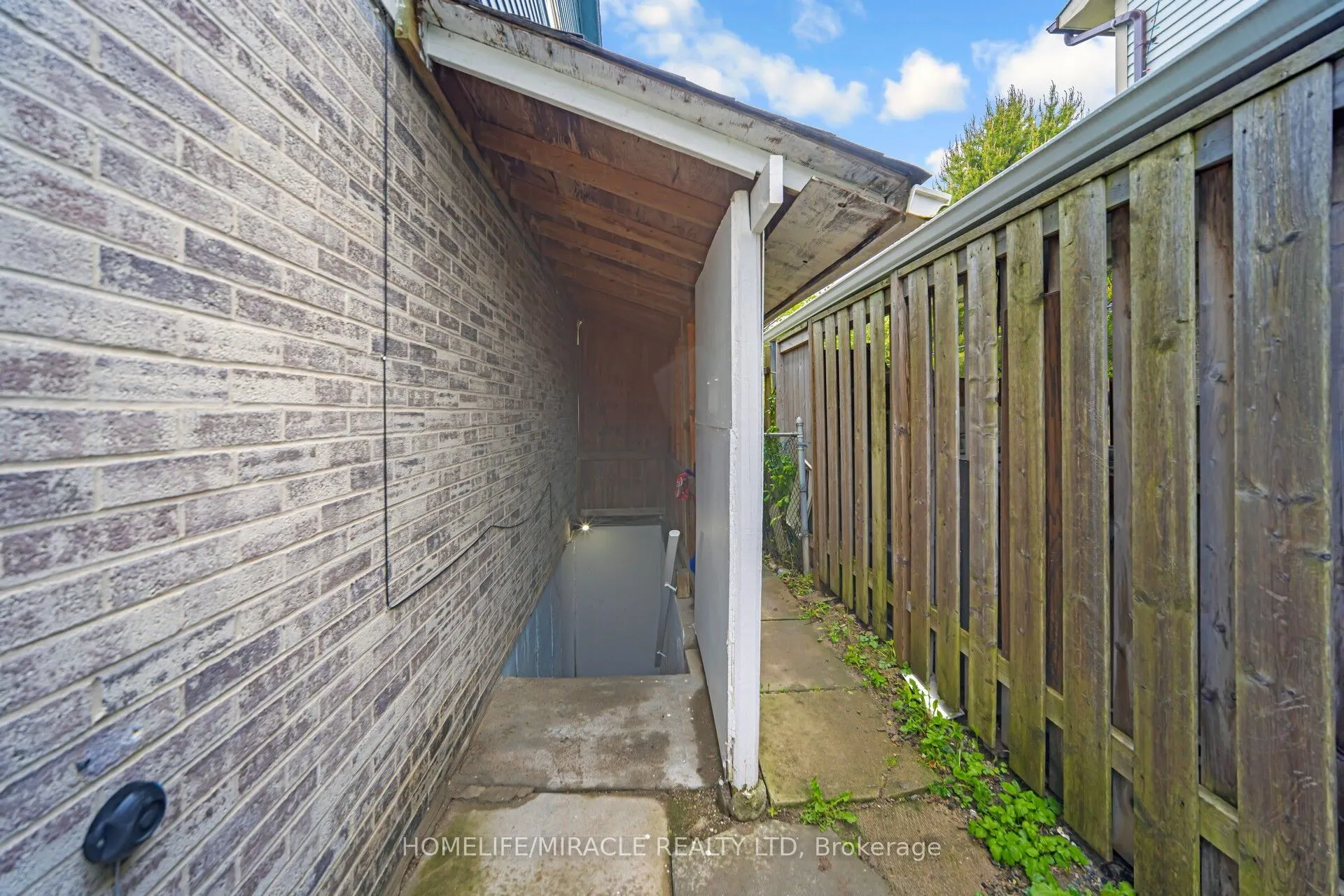 35 Horseley Hill Drive