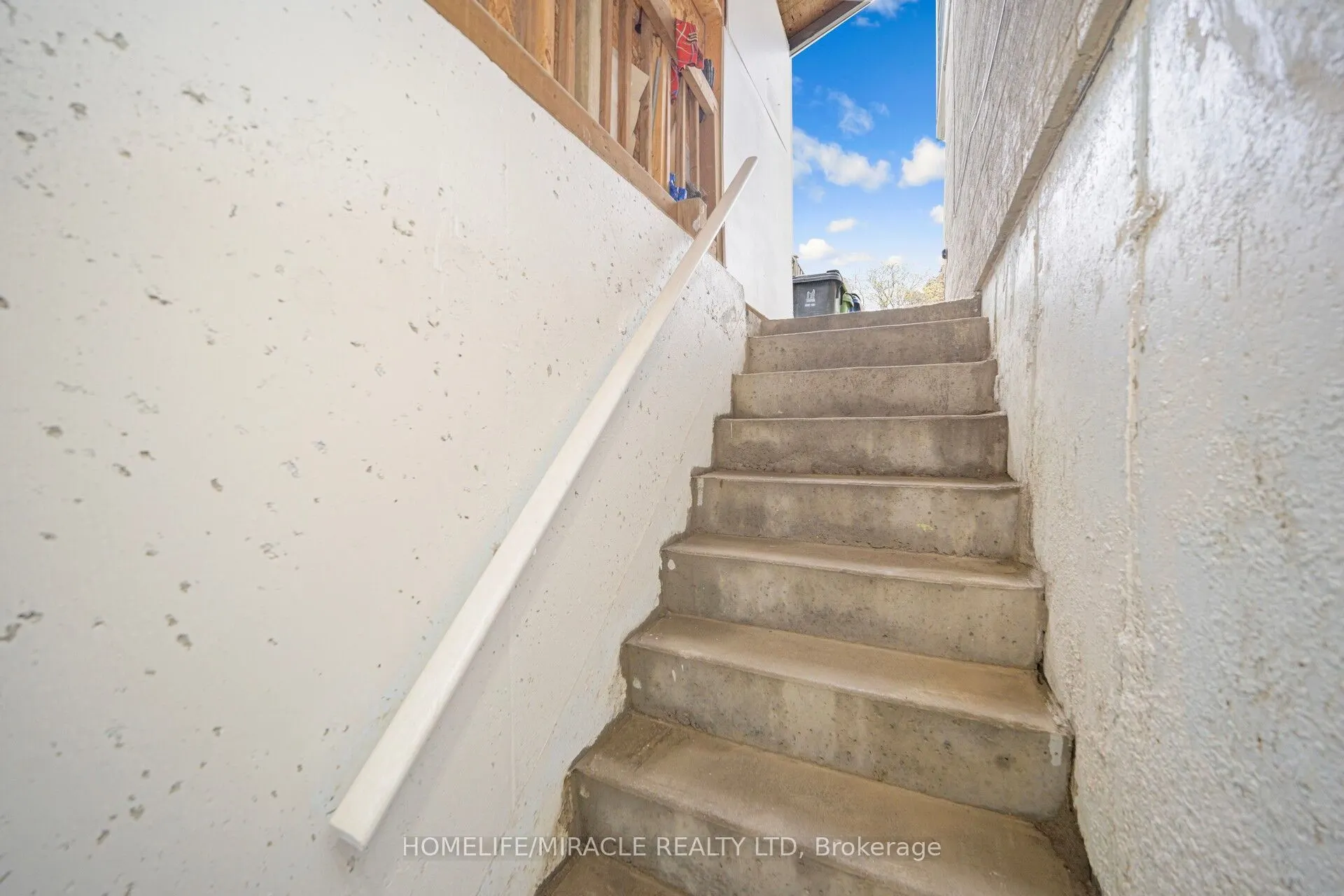 35 Horseley Hill Drive