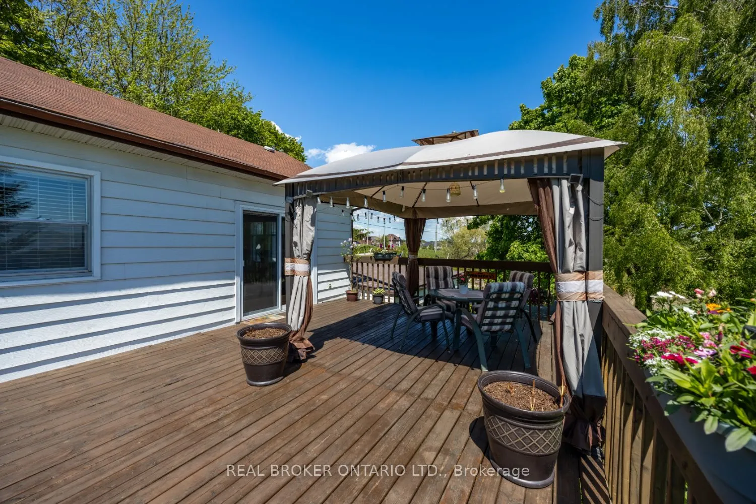 2359 Baseline Road W