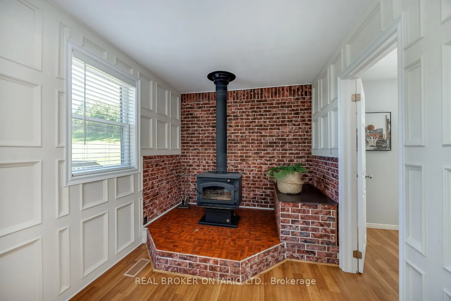 2359 Baseline Road W