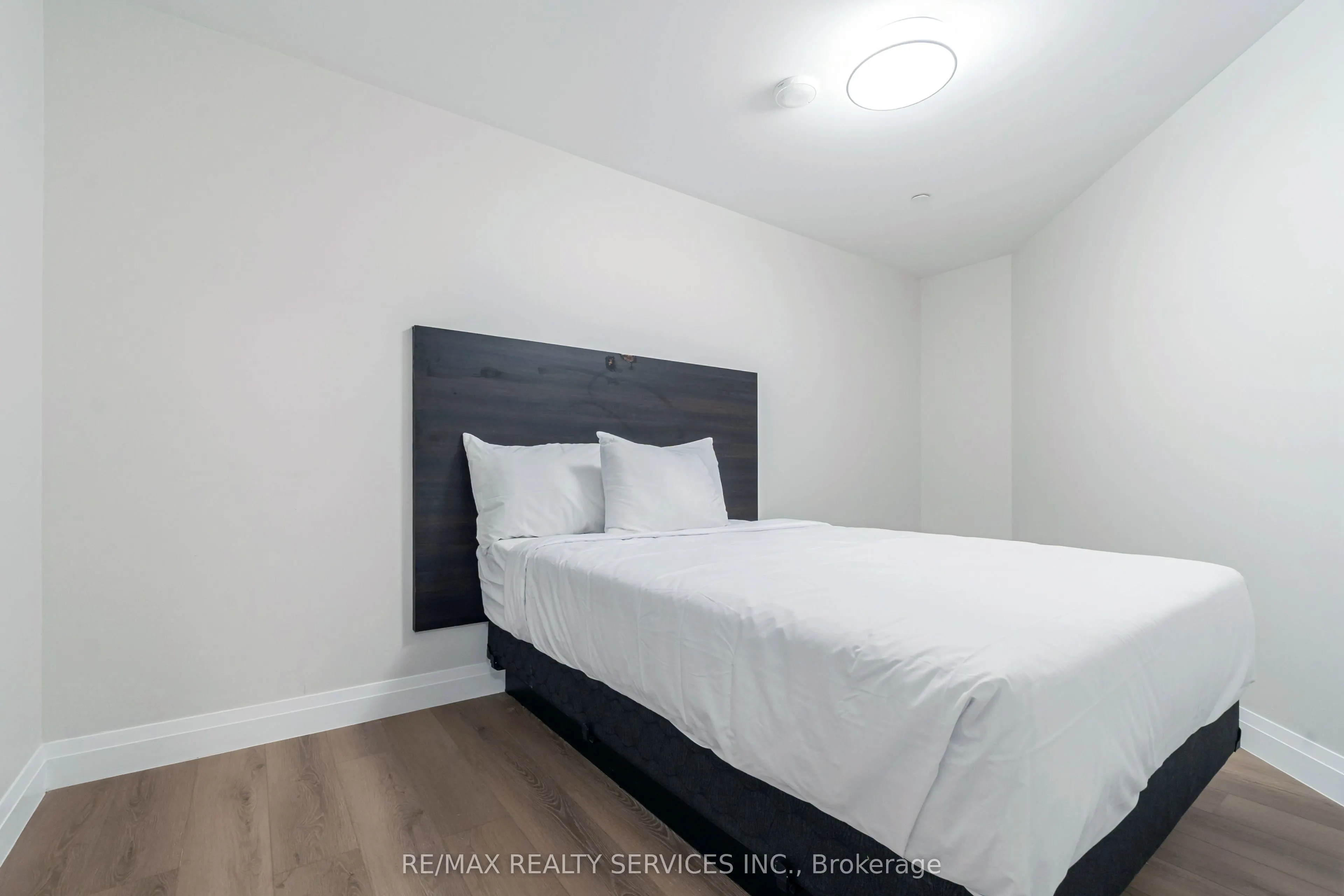 30 DEAN PARK Road, ##3