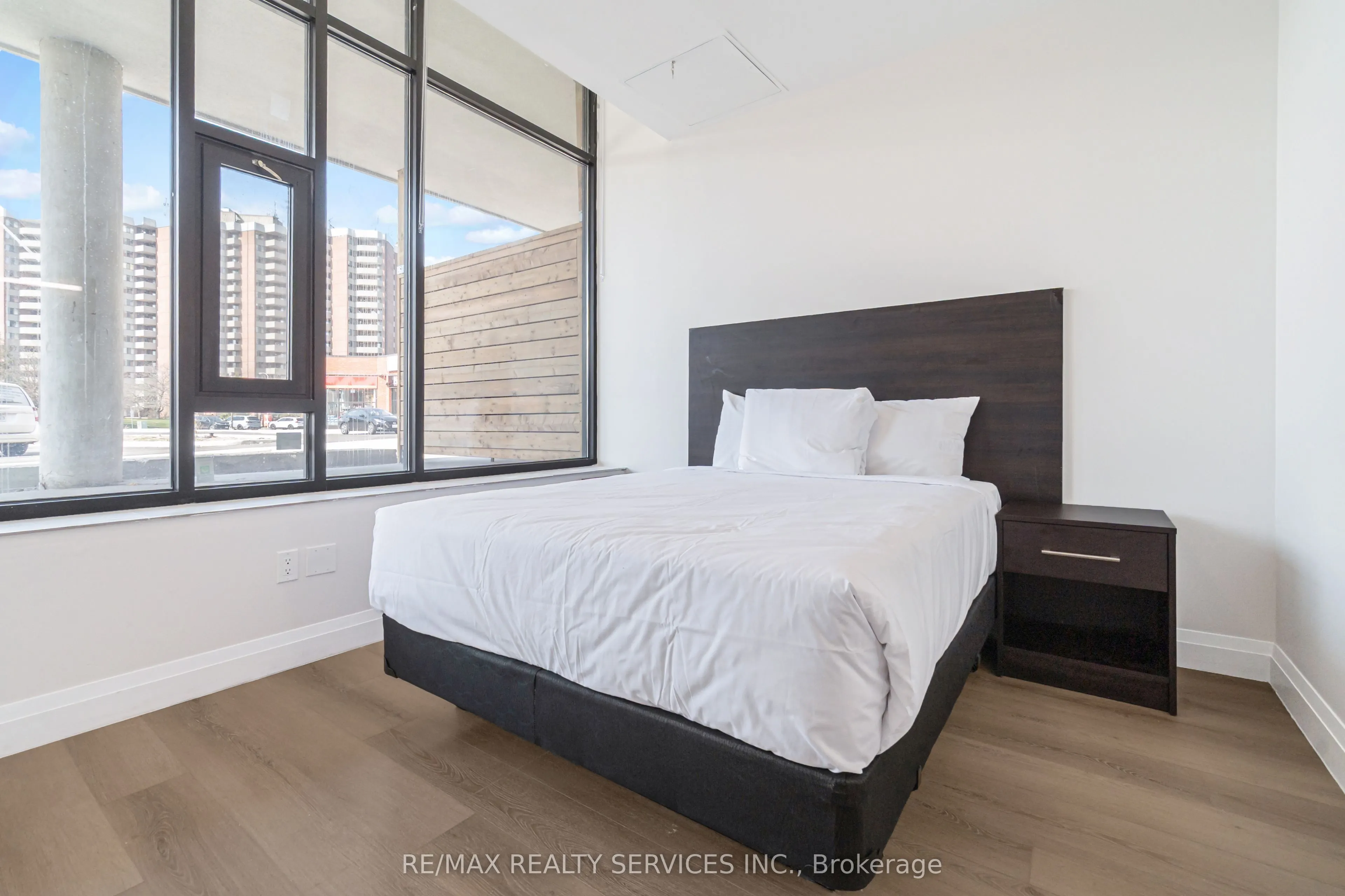 30 DEAN PARK Road, ##3