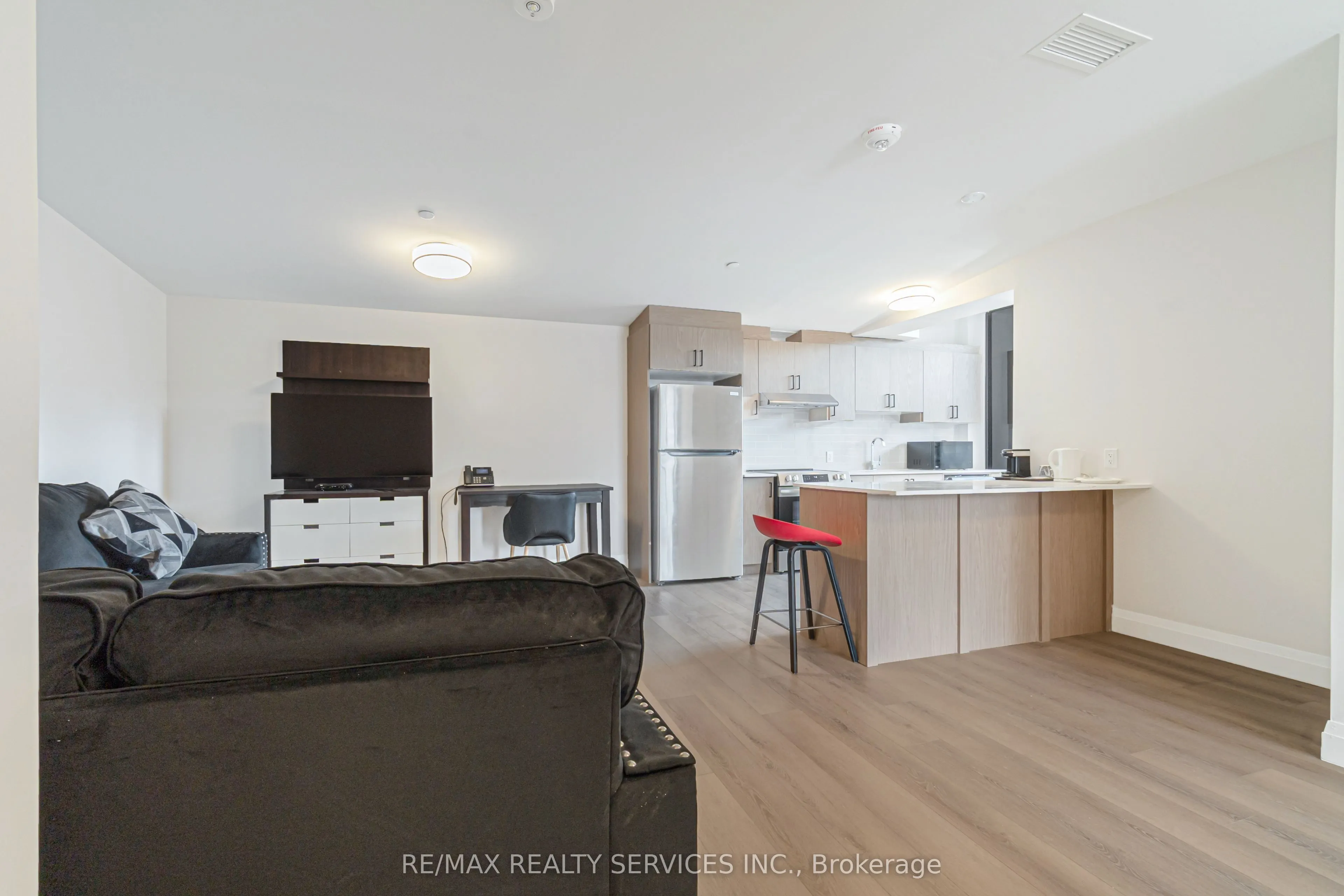 30 DEAN PARK Road, ##3