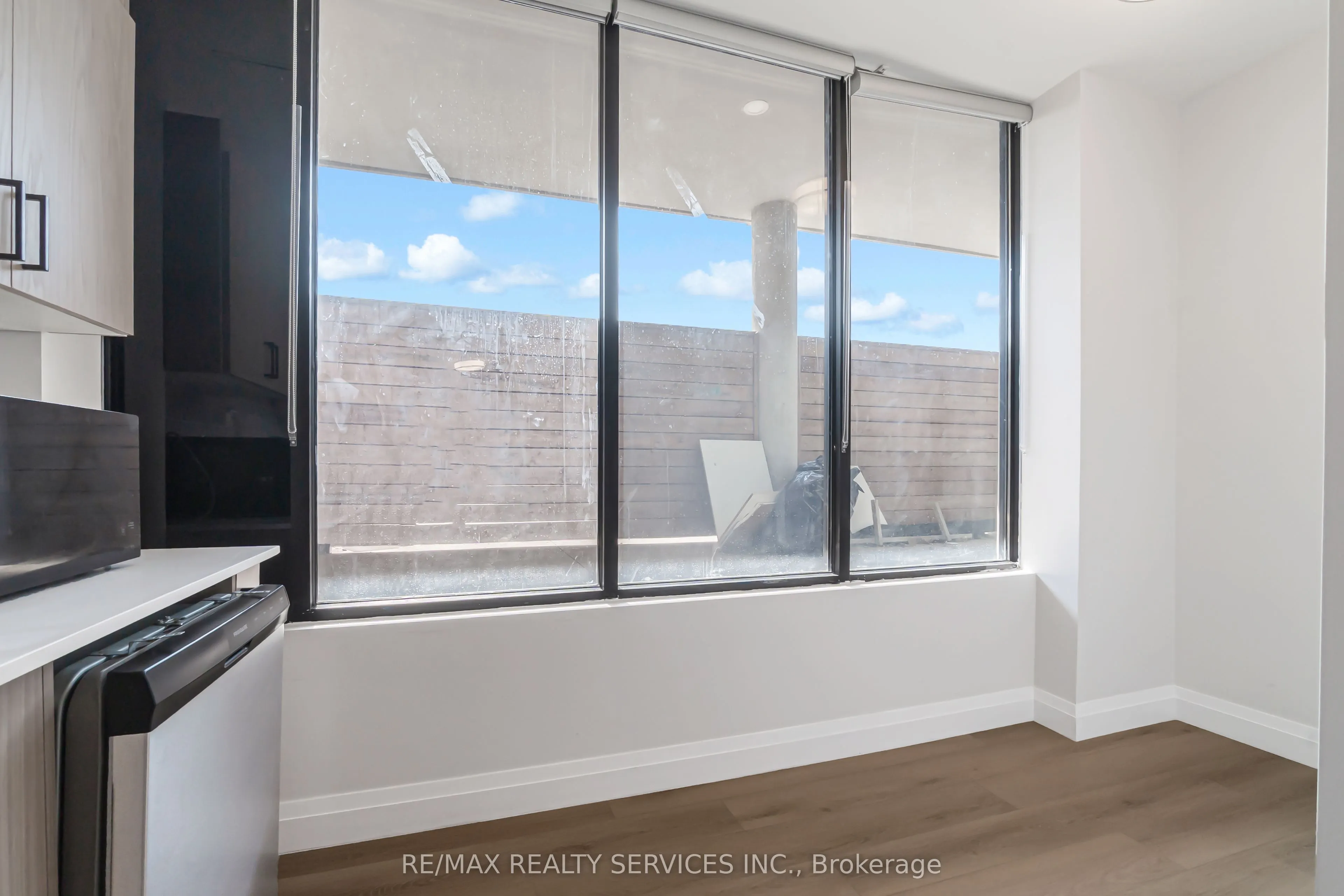 30 DEAN PARK Road, ##3
