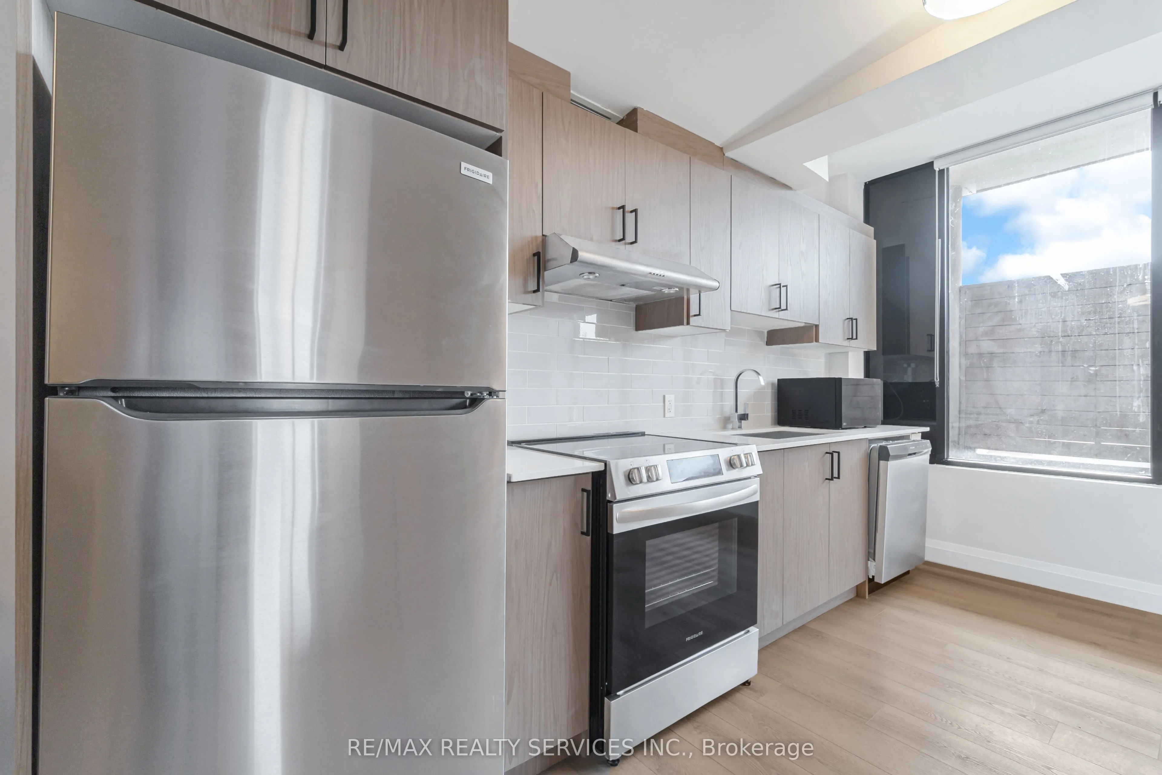 30 DEAN PARK Road, ##3