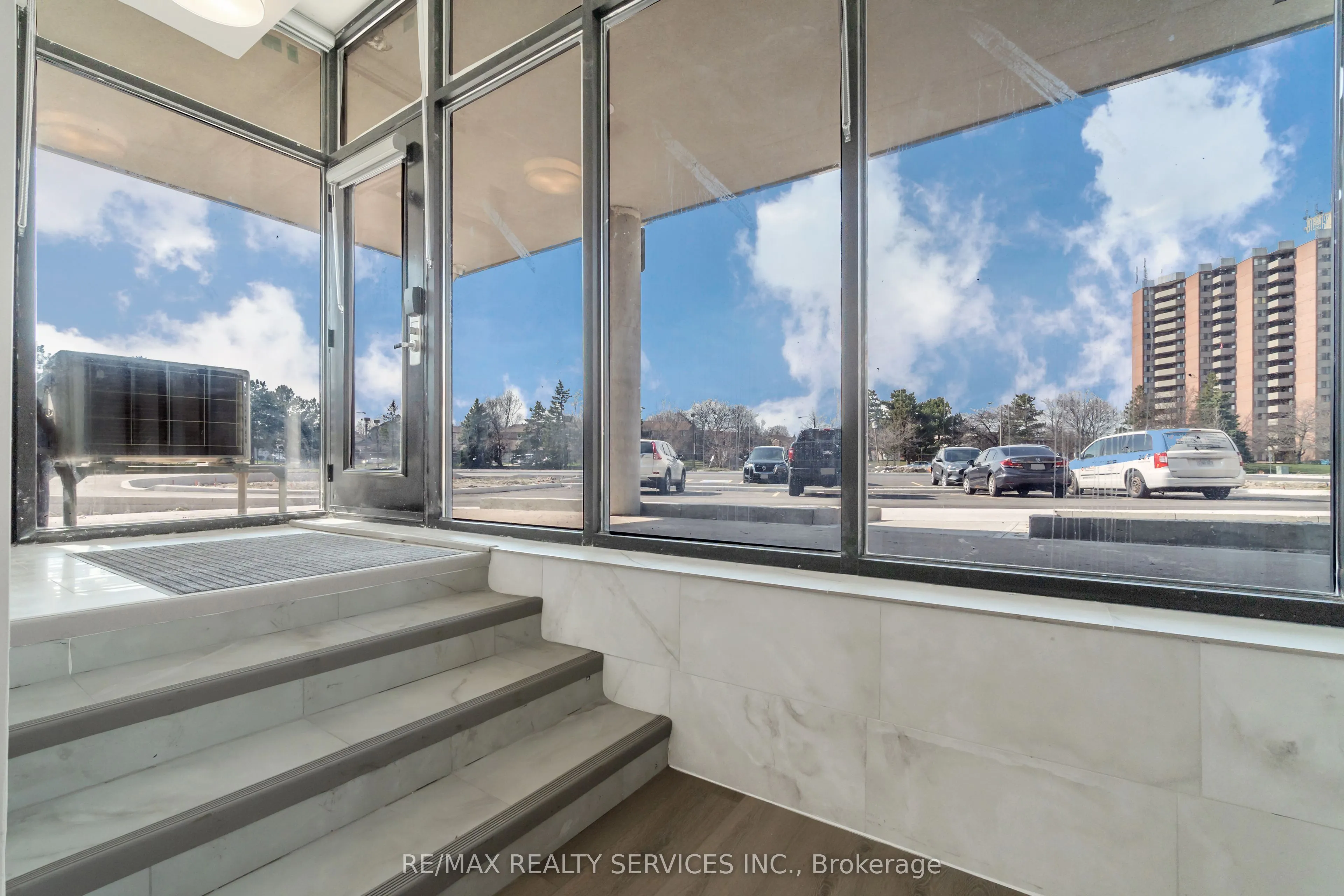 30 DEAN PARK Road, ##3