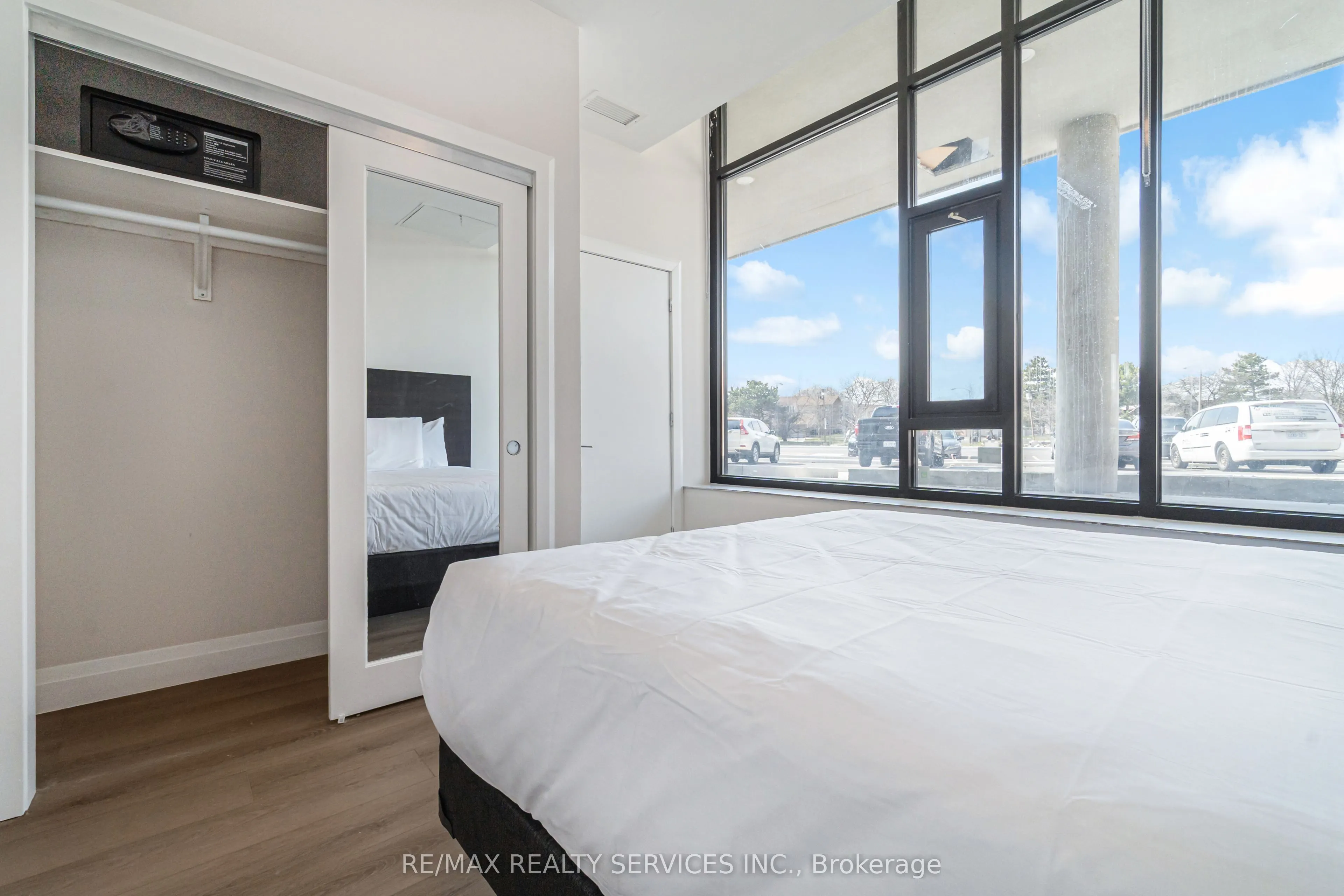 30 DEAN PARK Road, ##3