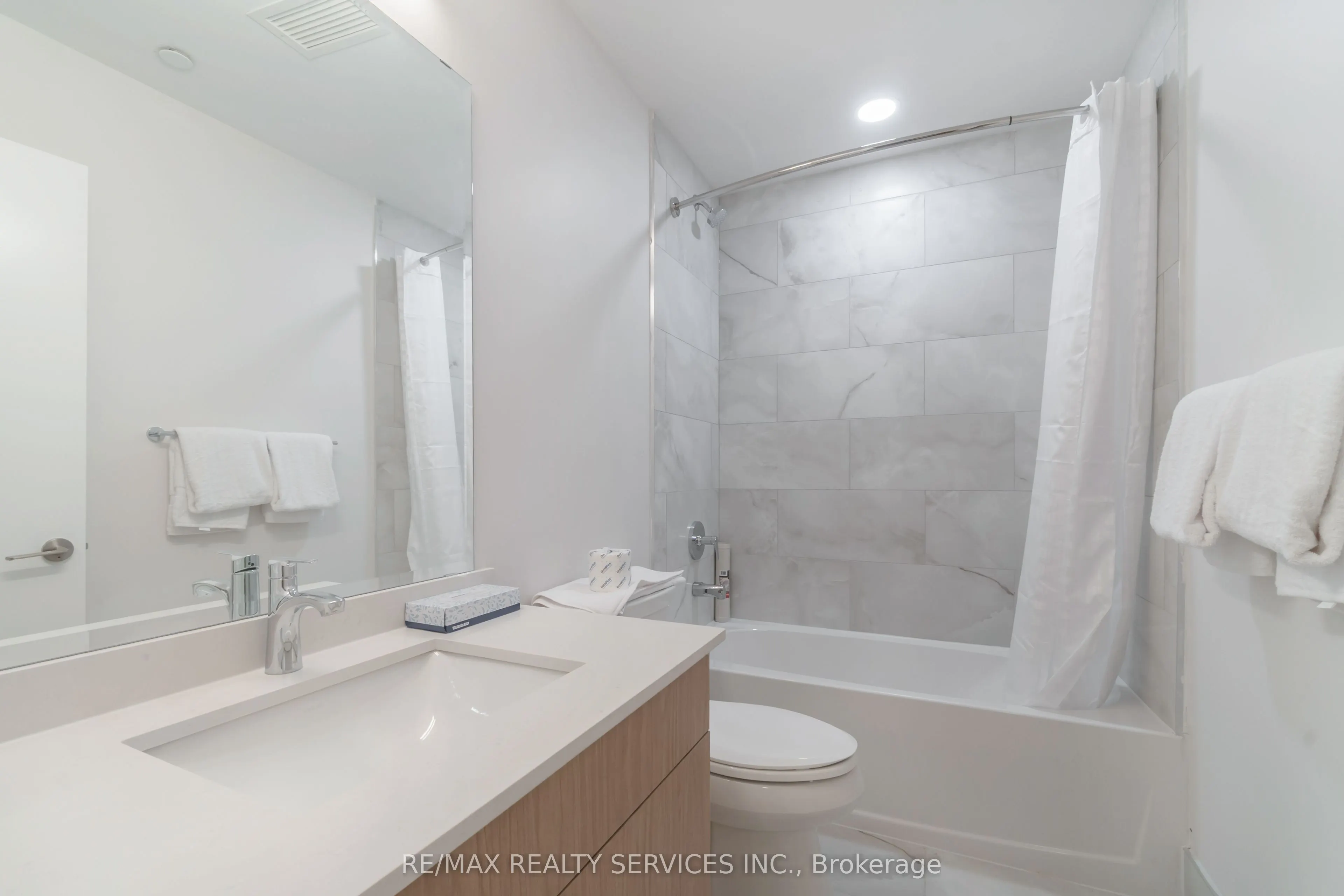 30 DEAN PARK Road, ##3