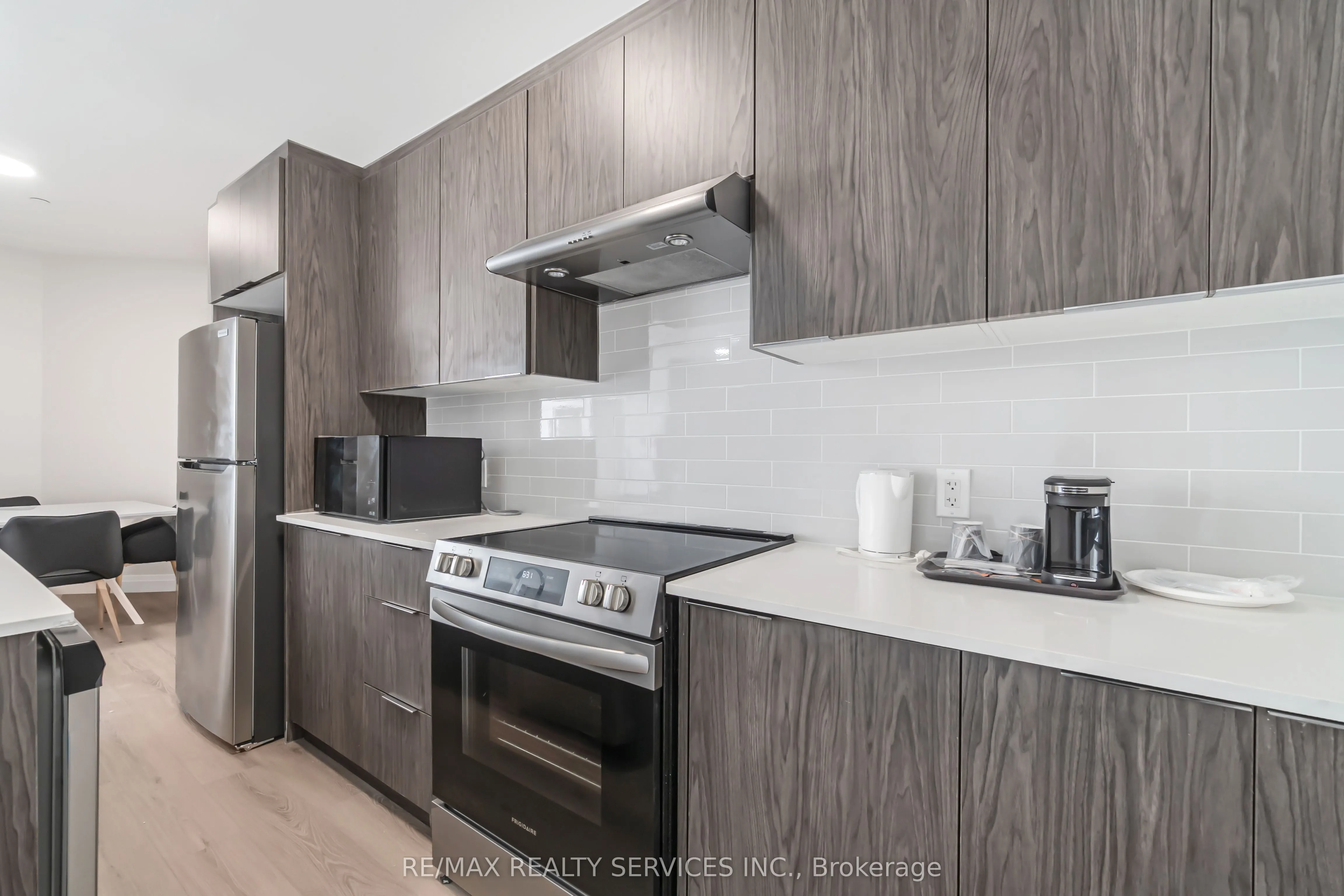 30 DEAN PARK Road, ##9