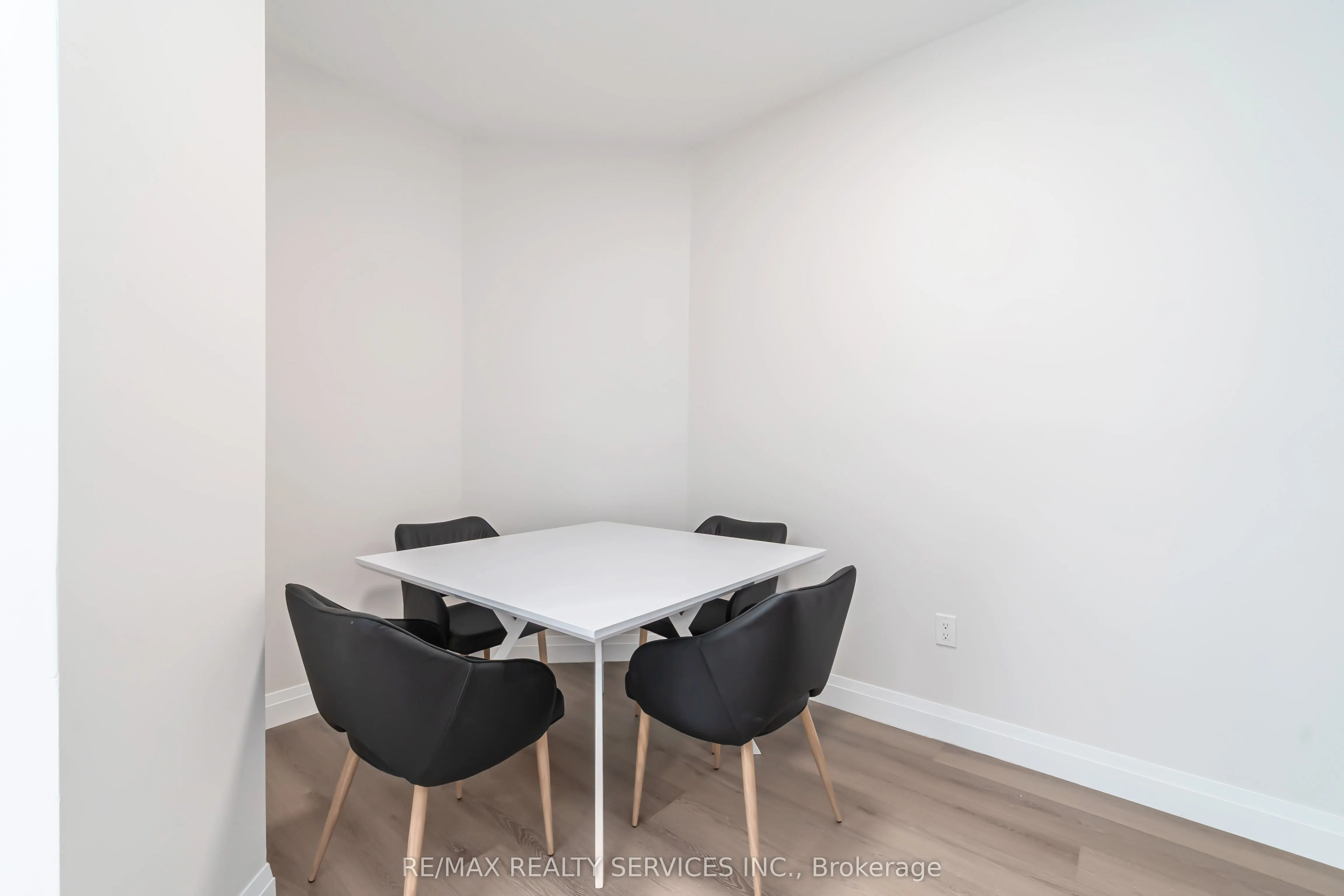 30 DEAN PARK Road, ##9