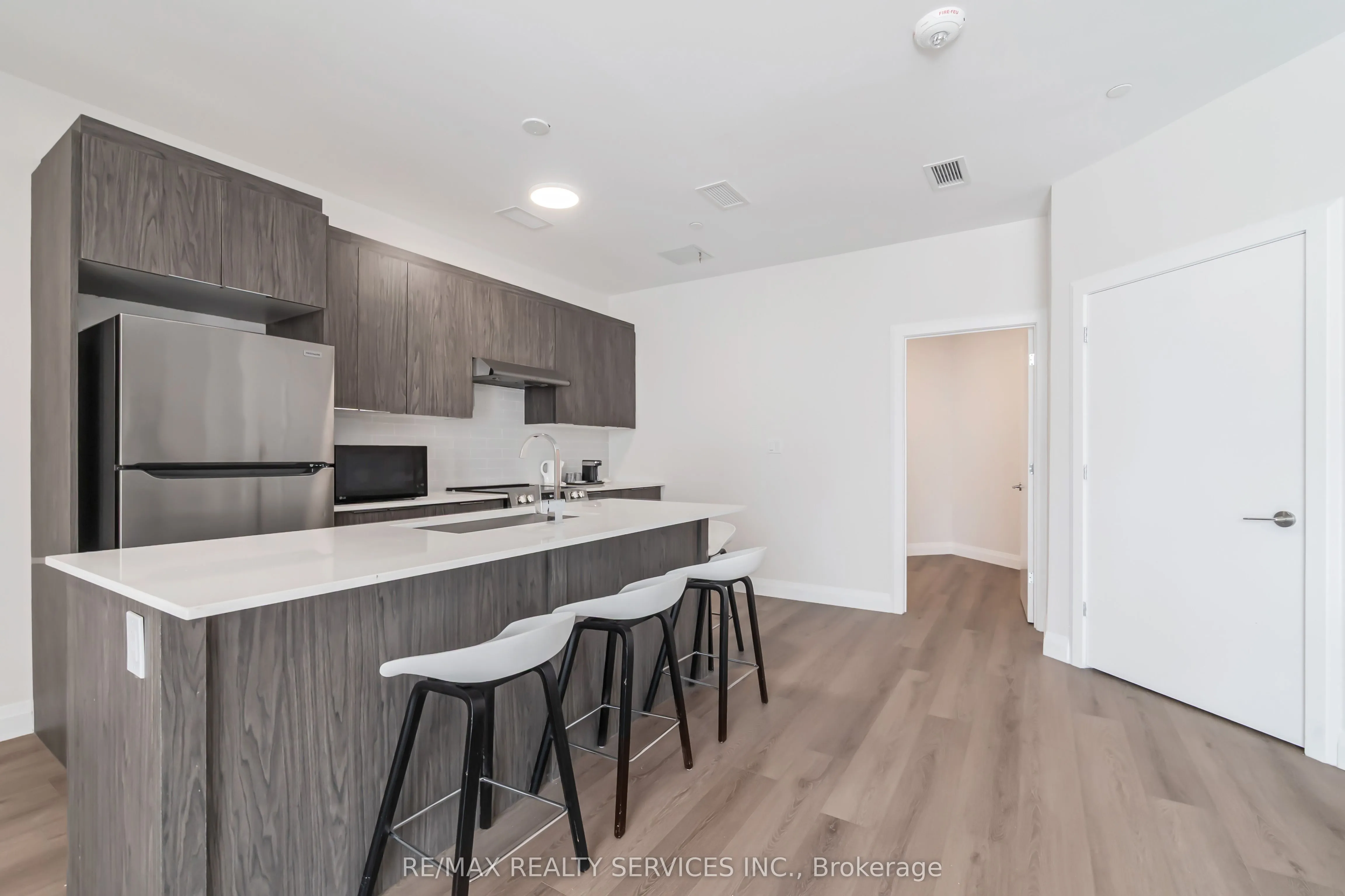 30 DEAN PARK Road, ##9