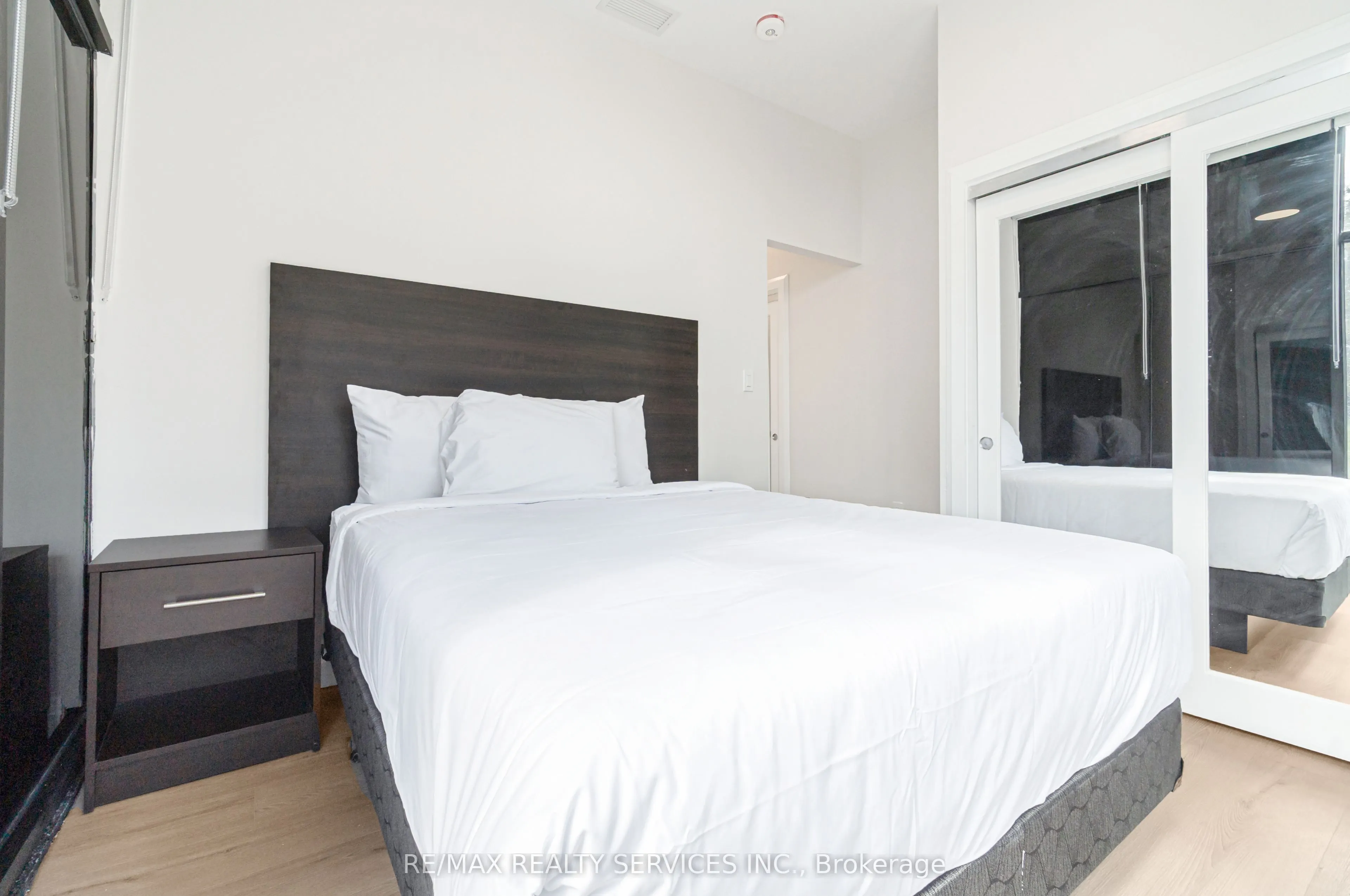 30 DEAN PARK Road, ##9