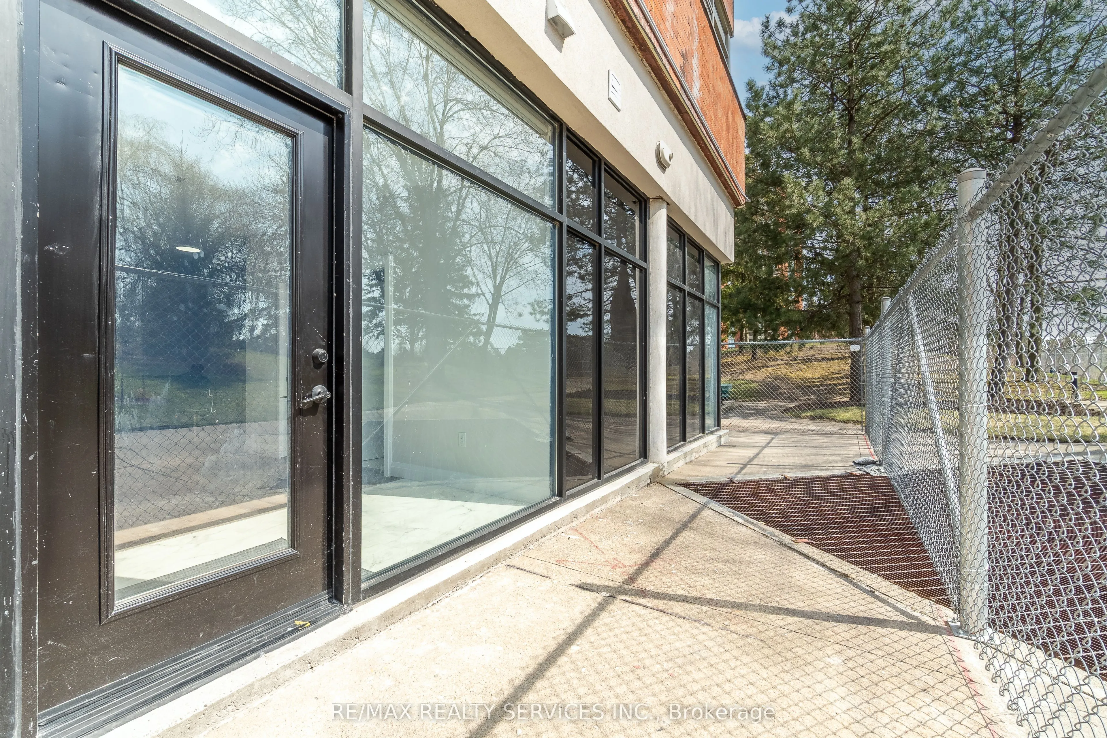 30 DEAN PARK Road, ##9