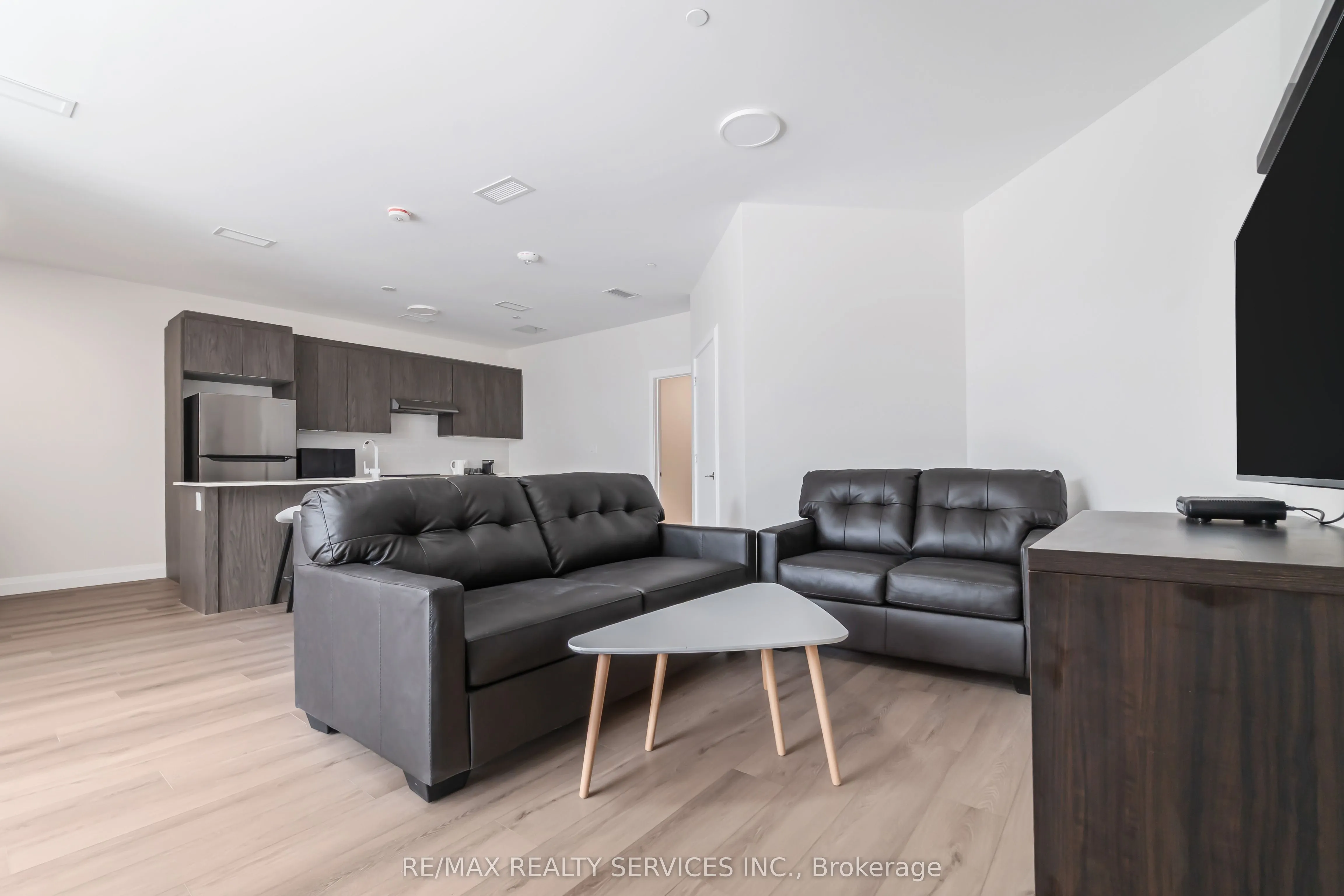 30 DEAN PARK Road, ##9