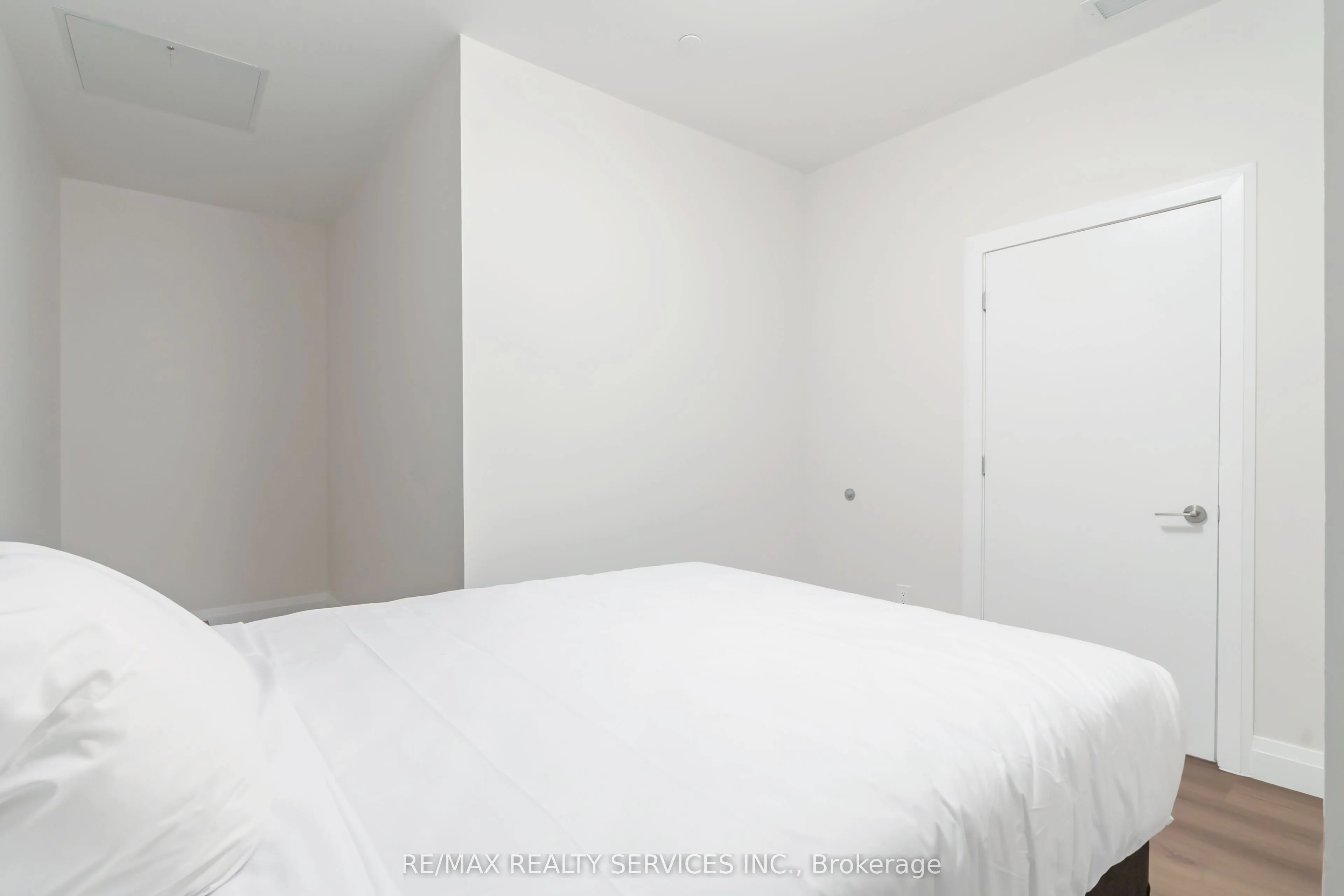 30 DEAN PARK Road, ##10
