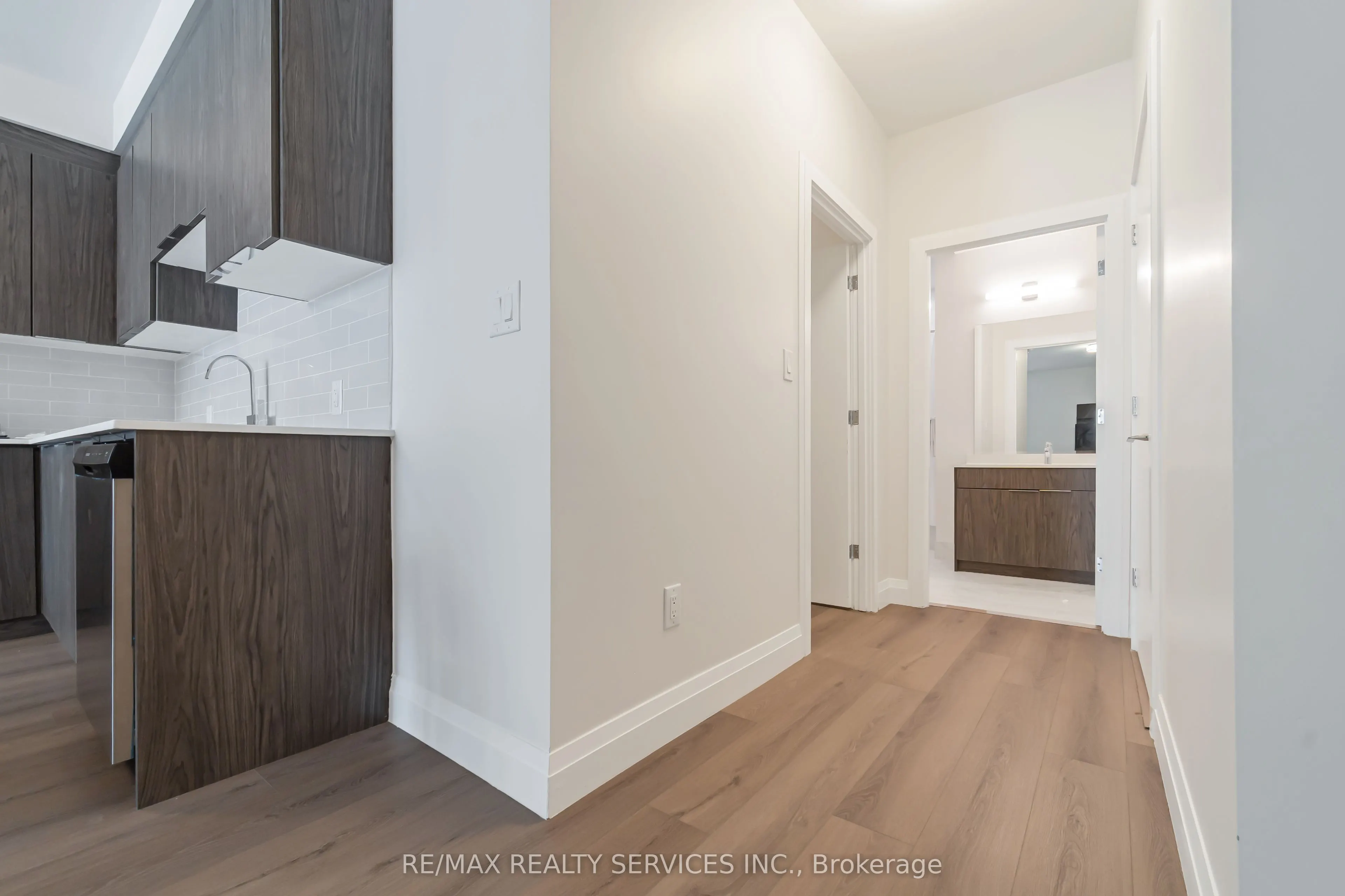 30 DEAN PARK Road, ##10