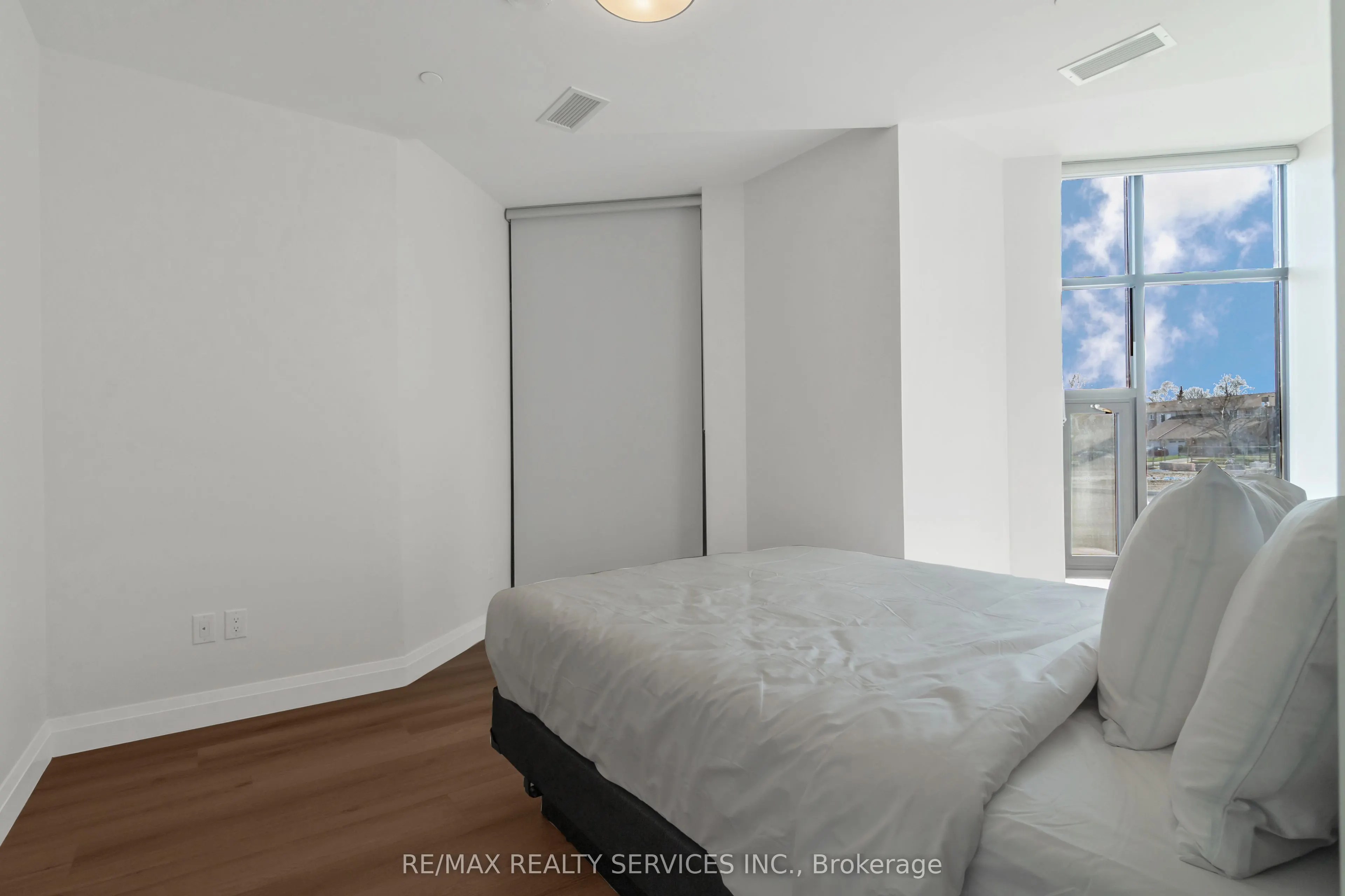 30 DEAN PARK Road, ##10