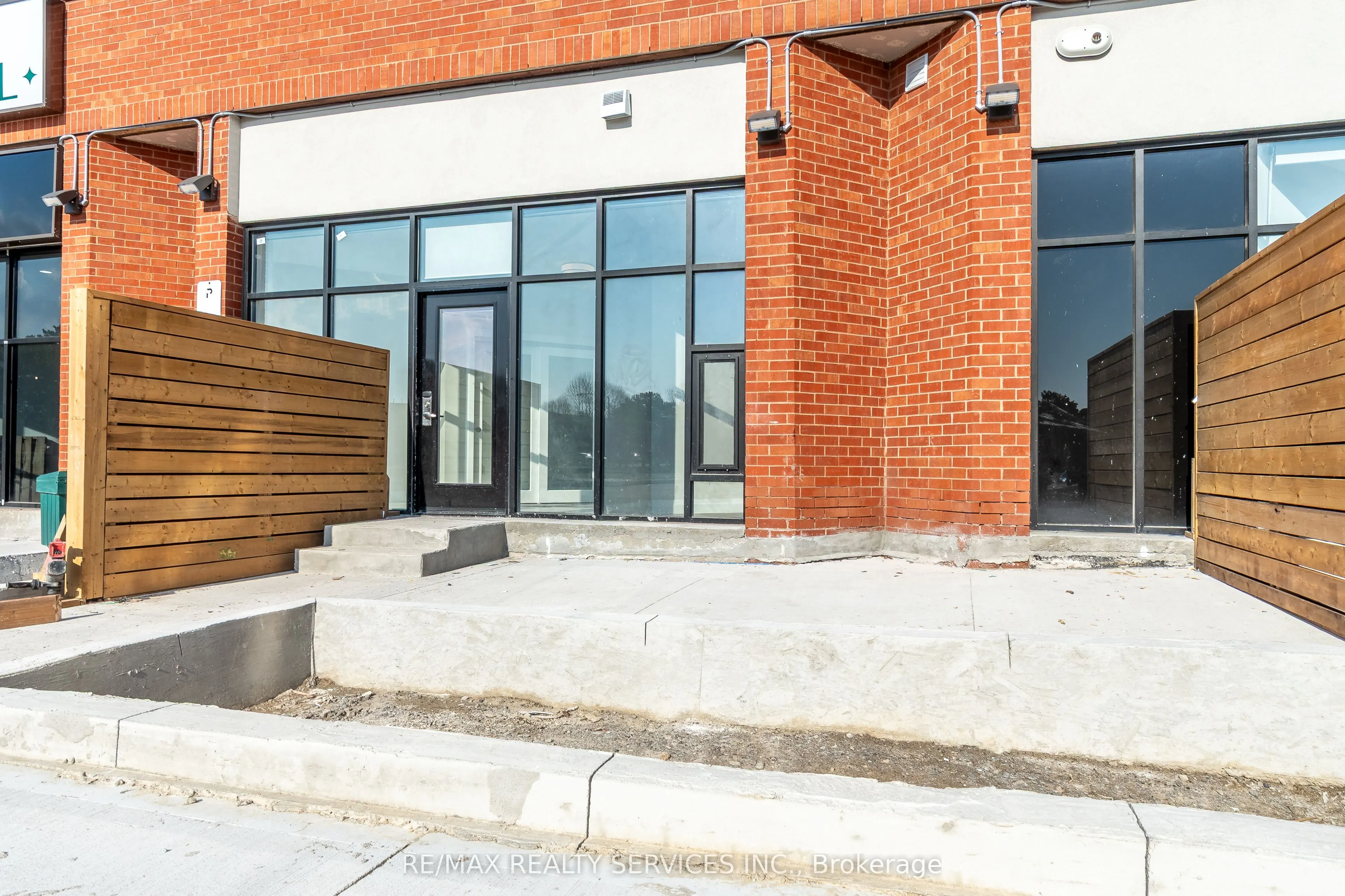 30 DEAN PARK Road, ##10