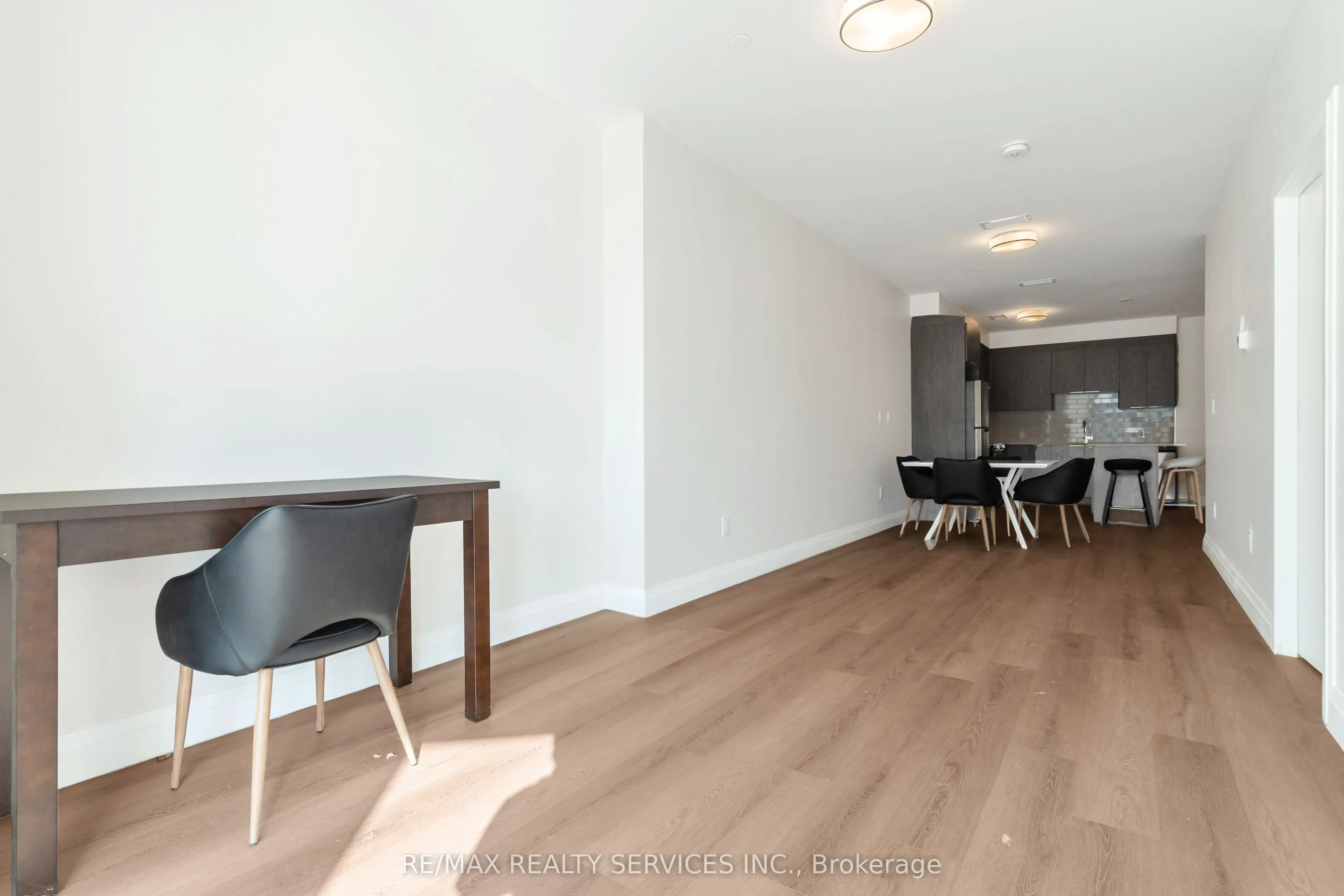 30 DEAN PARK Road, ##10