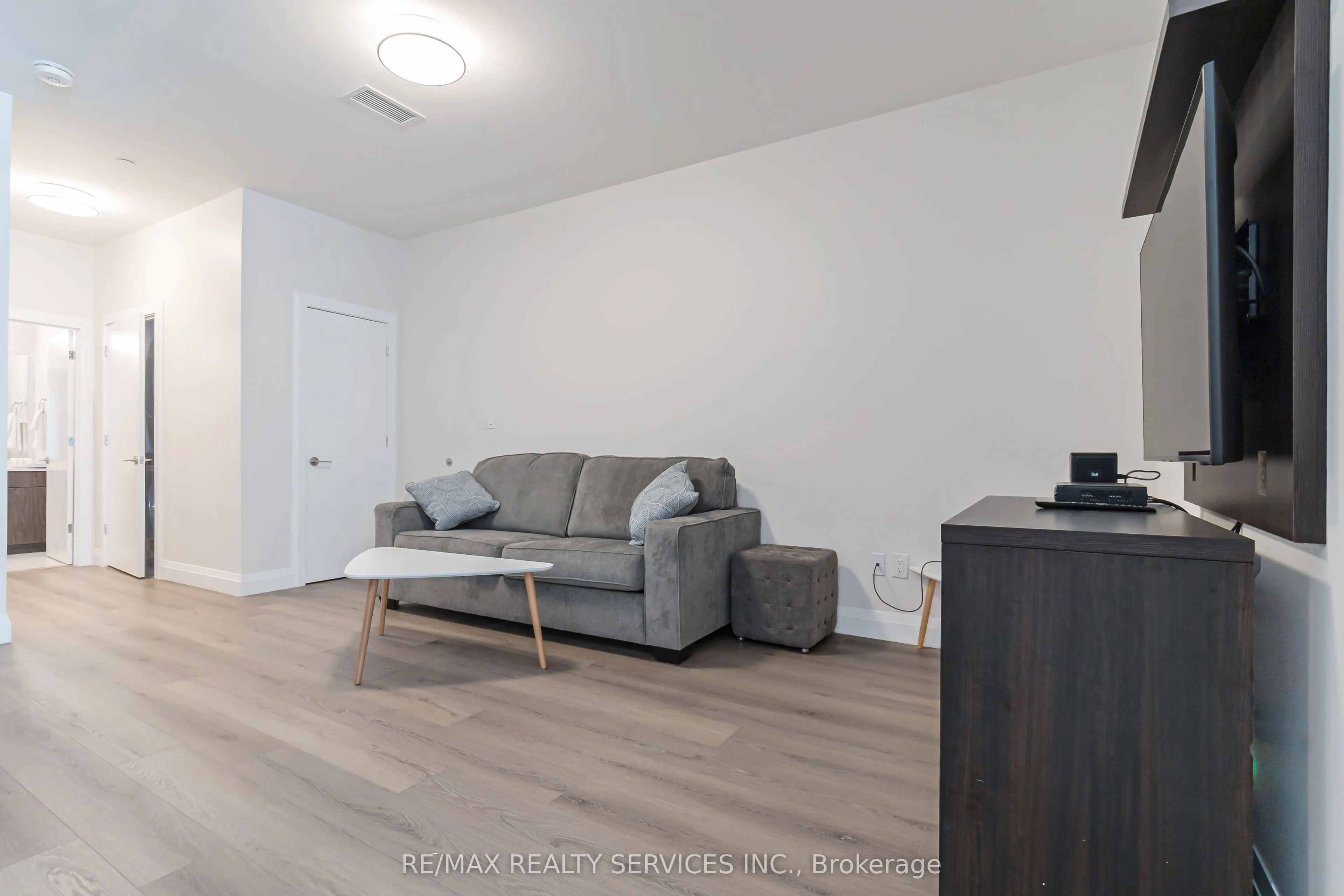 30 DEAN PARK Road, ##10