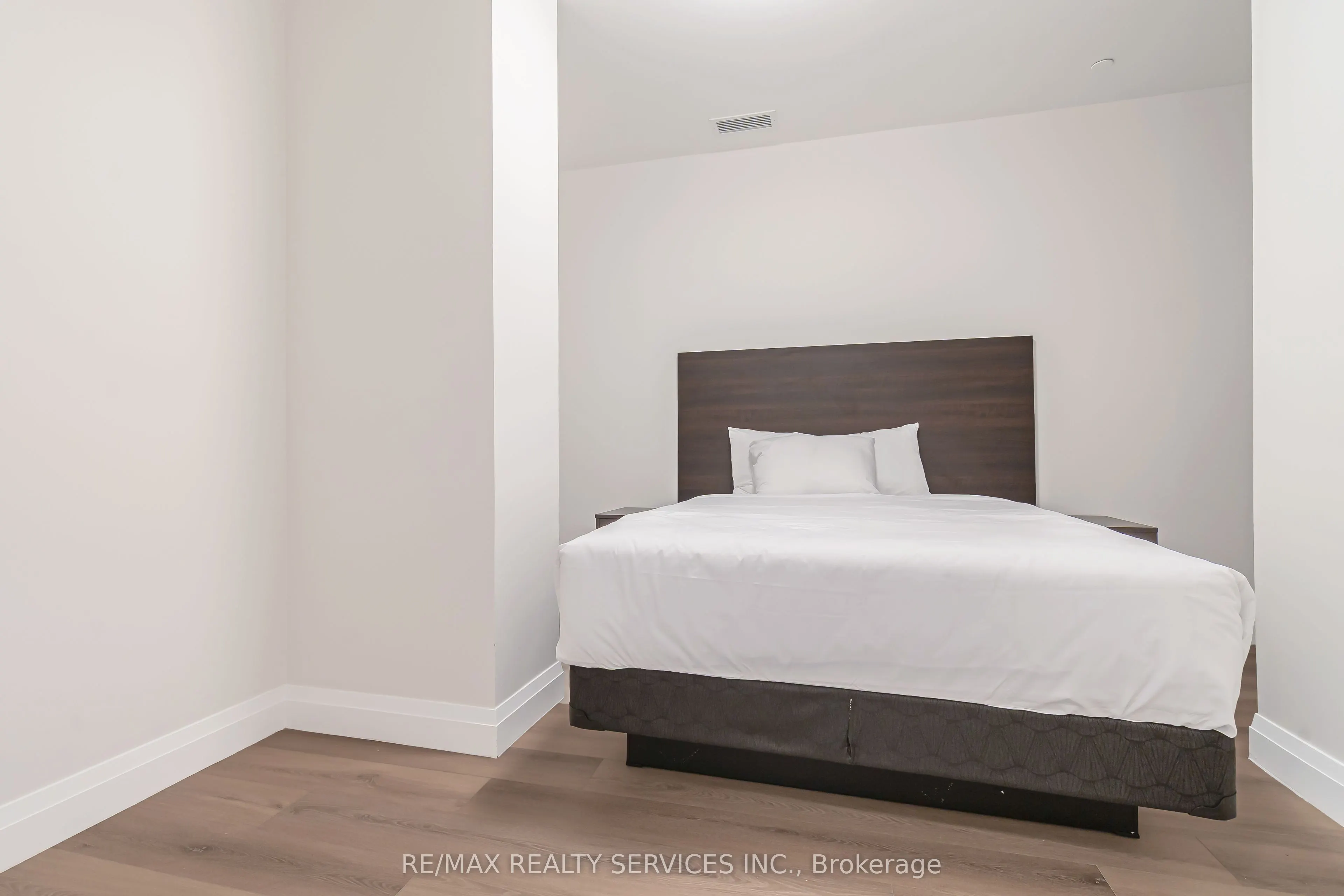 30 DEAN PARK Road, ##10