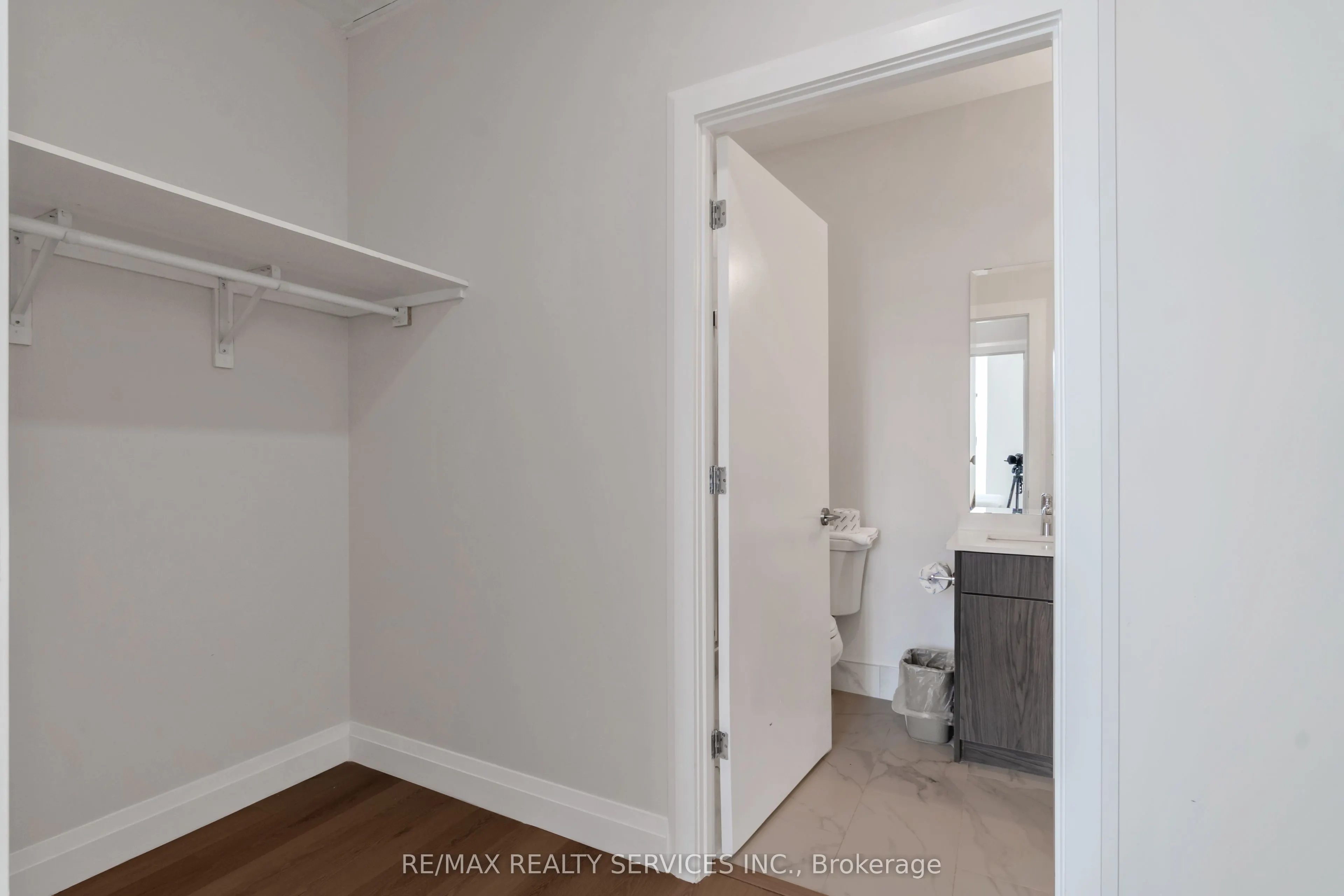 30 DEAN PARK Road, ##10
