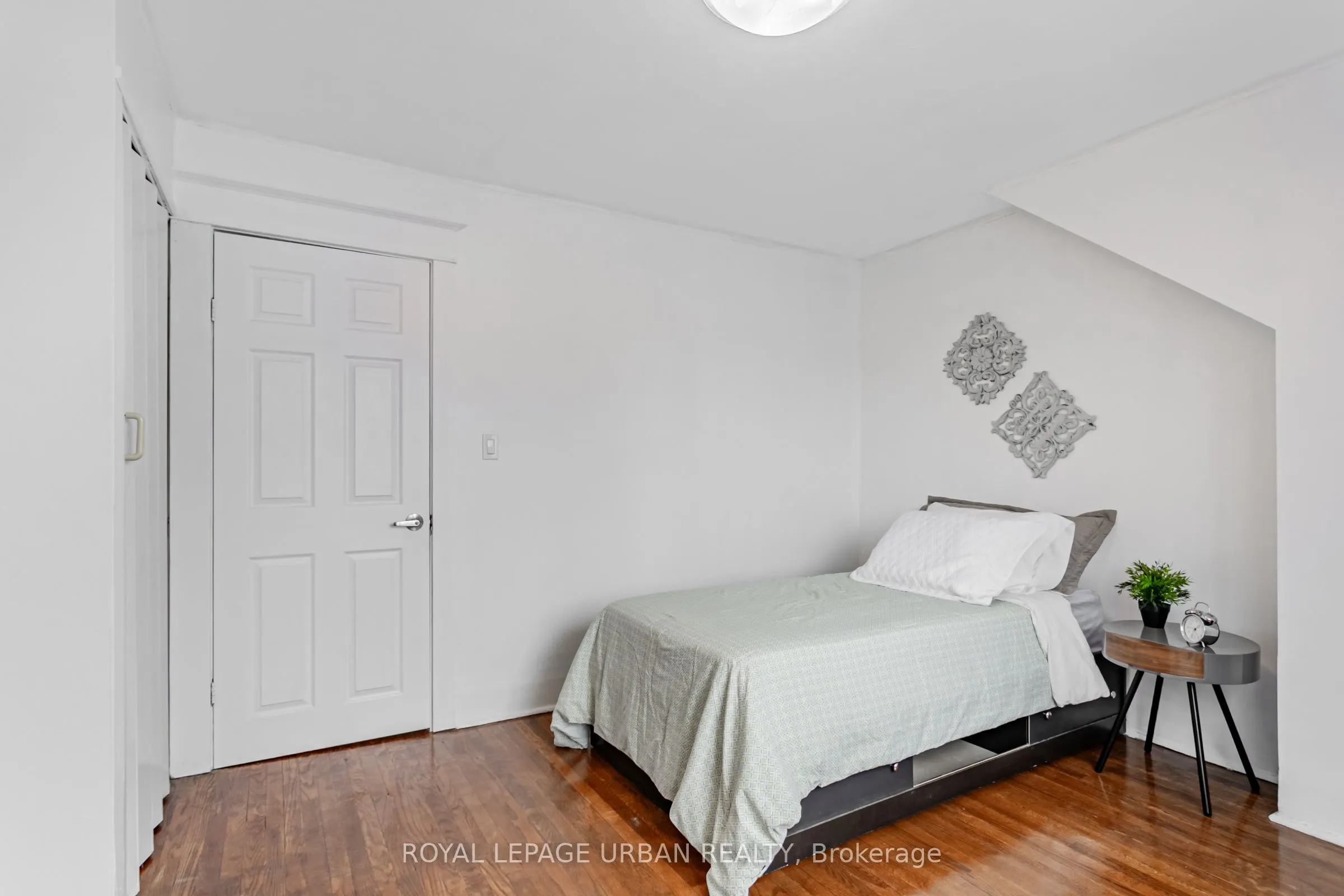 144 Aldwych Avenue