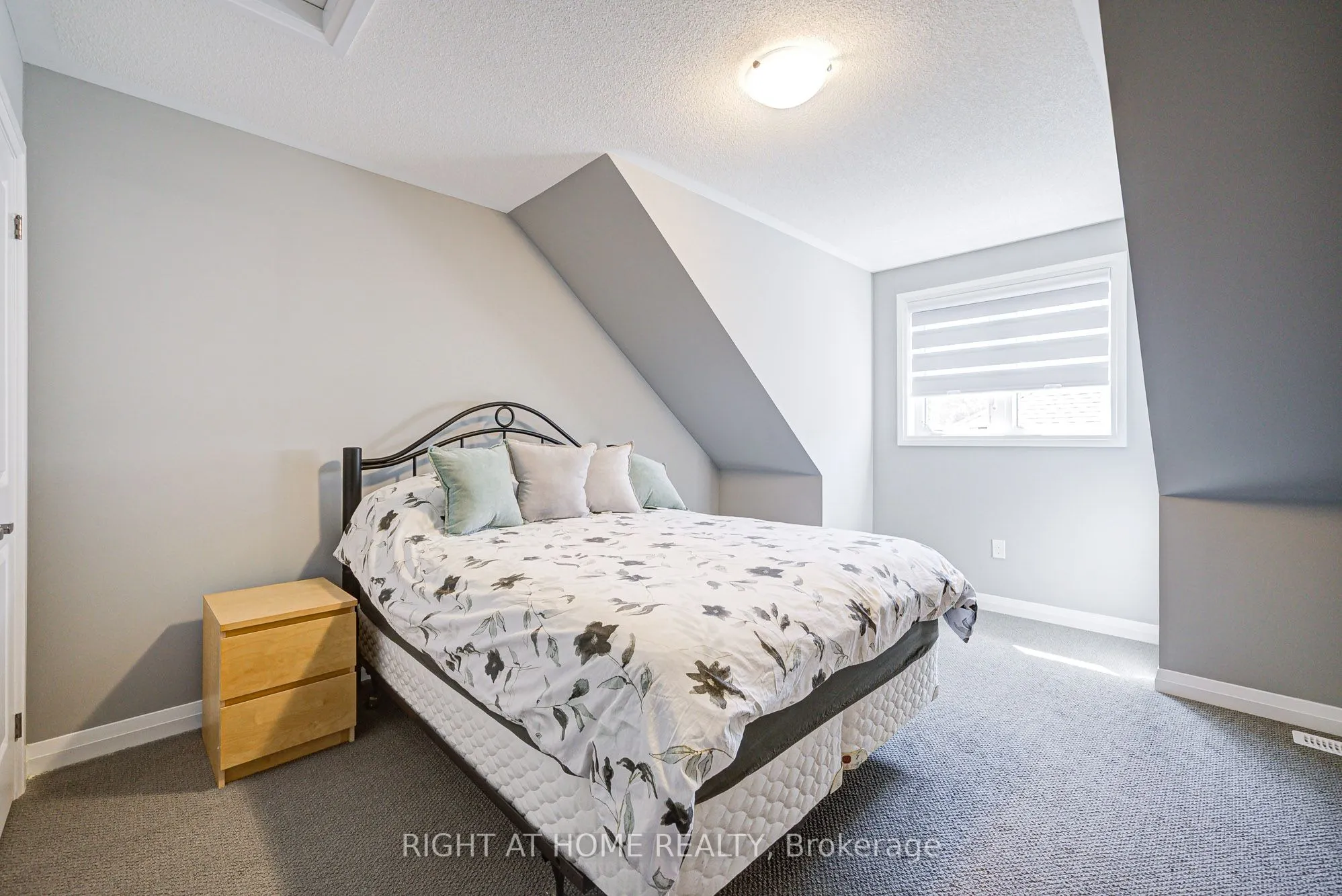 42 Waterbury Crescent