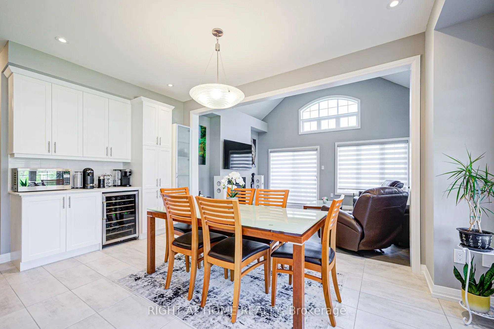 42 Waterbury Crescent