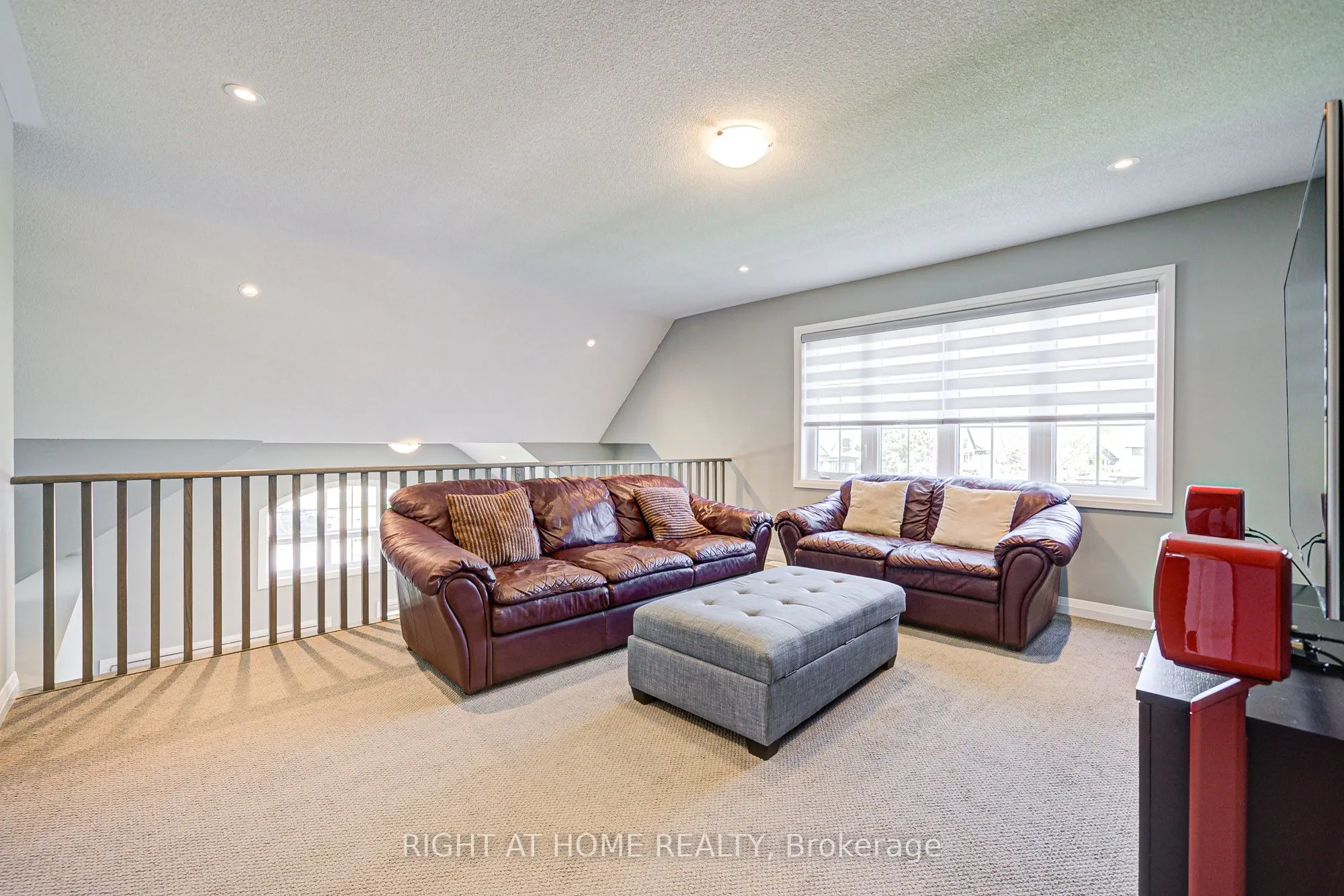 42 Waterbury Crescent