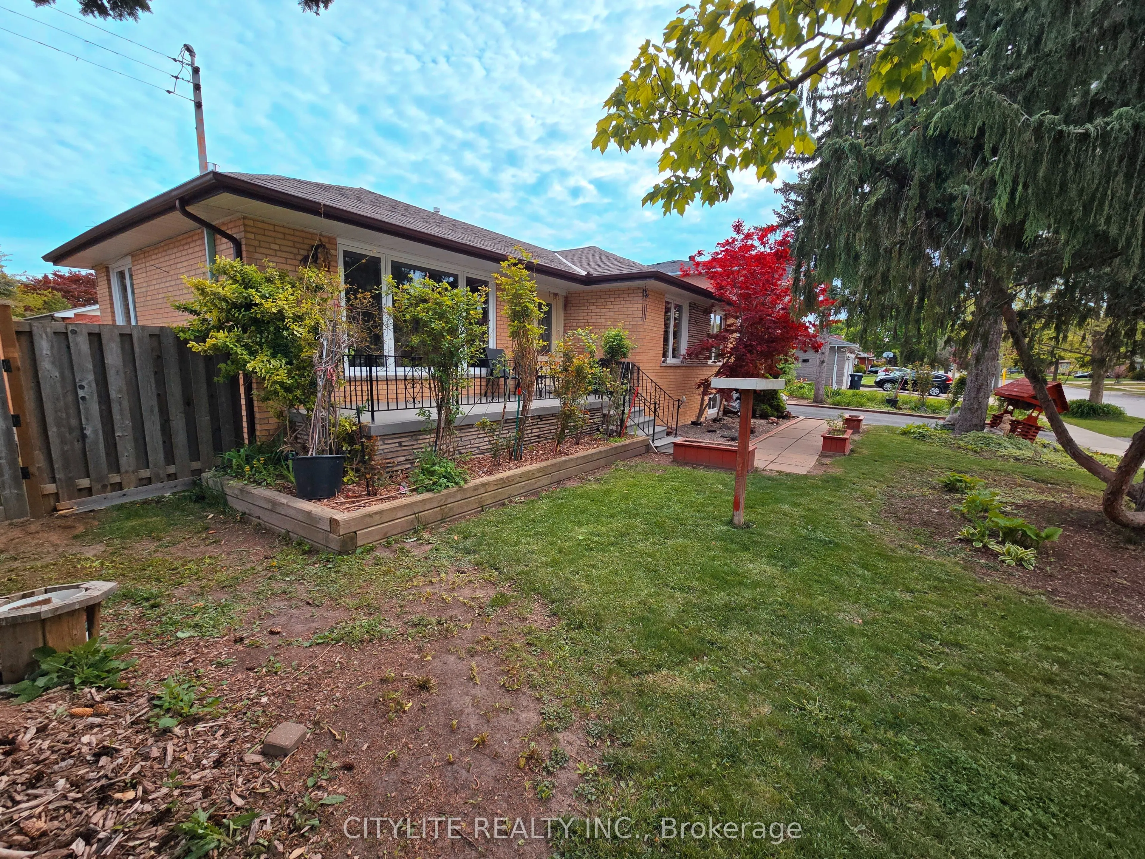 2 Emmeline Crescent