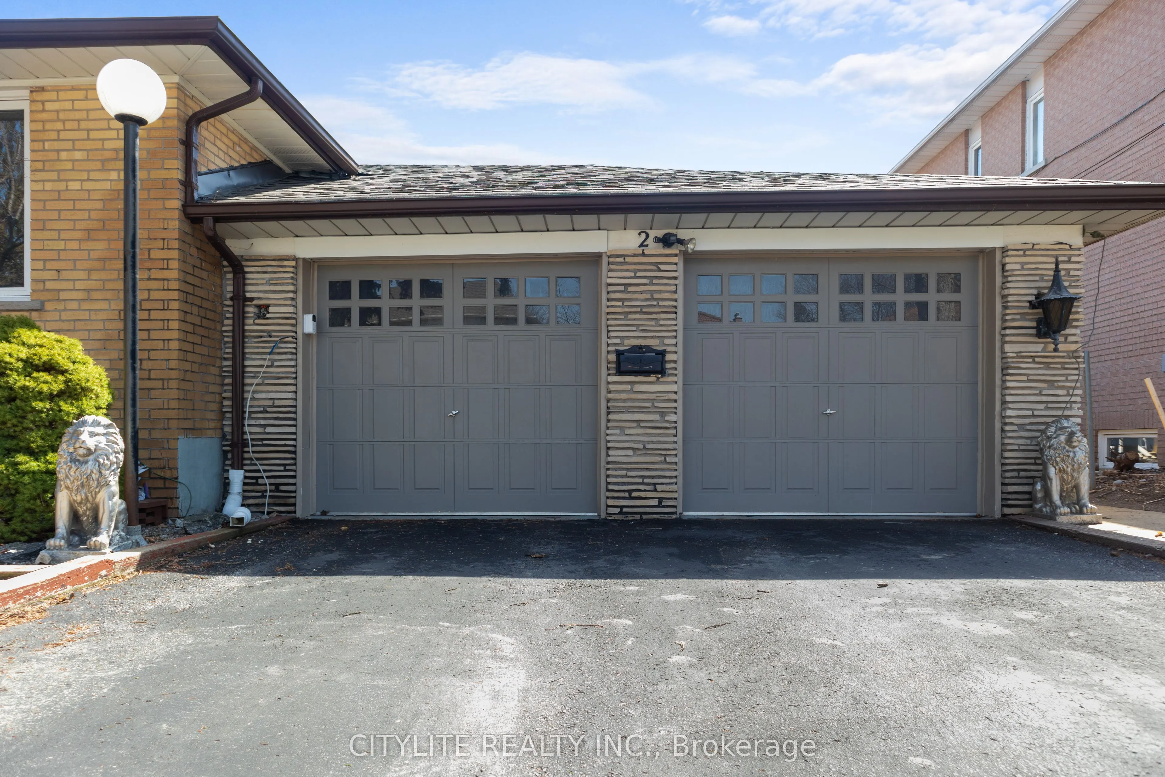 2 Emmeline Crescent