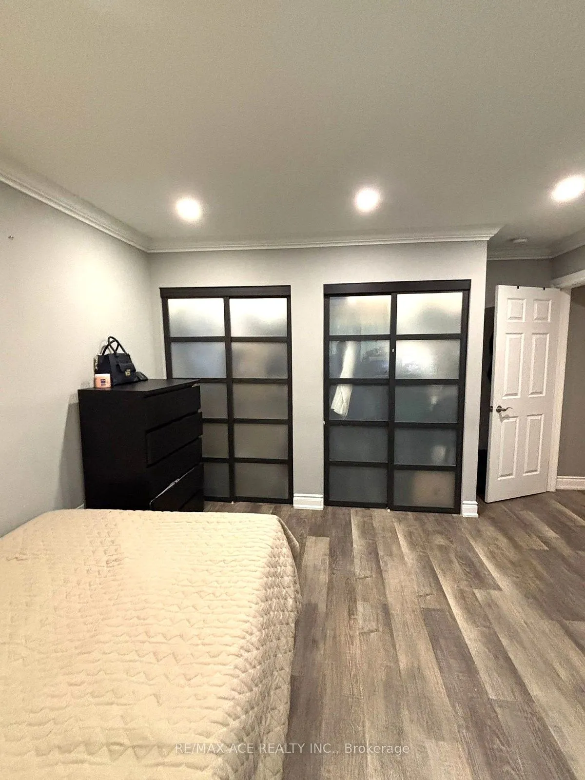 379 Surrey Drive, #MAIN