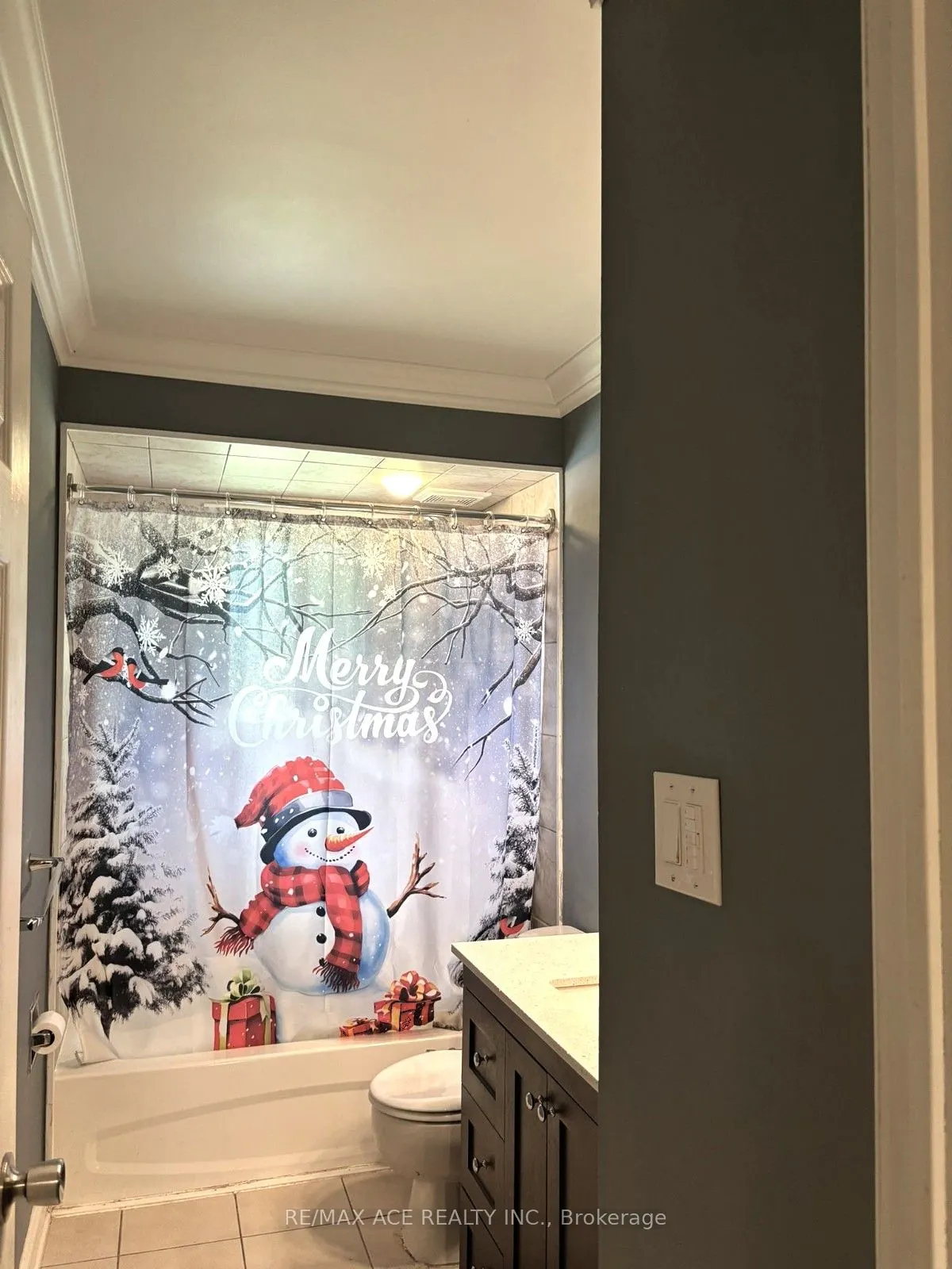 379 Surrey Drive, #MAIN