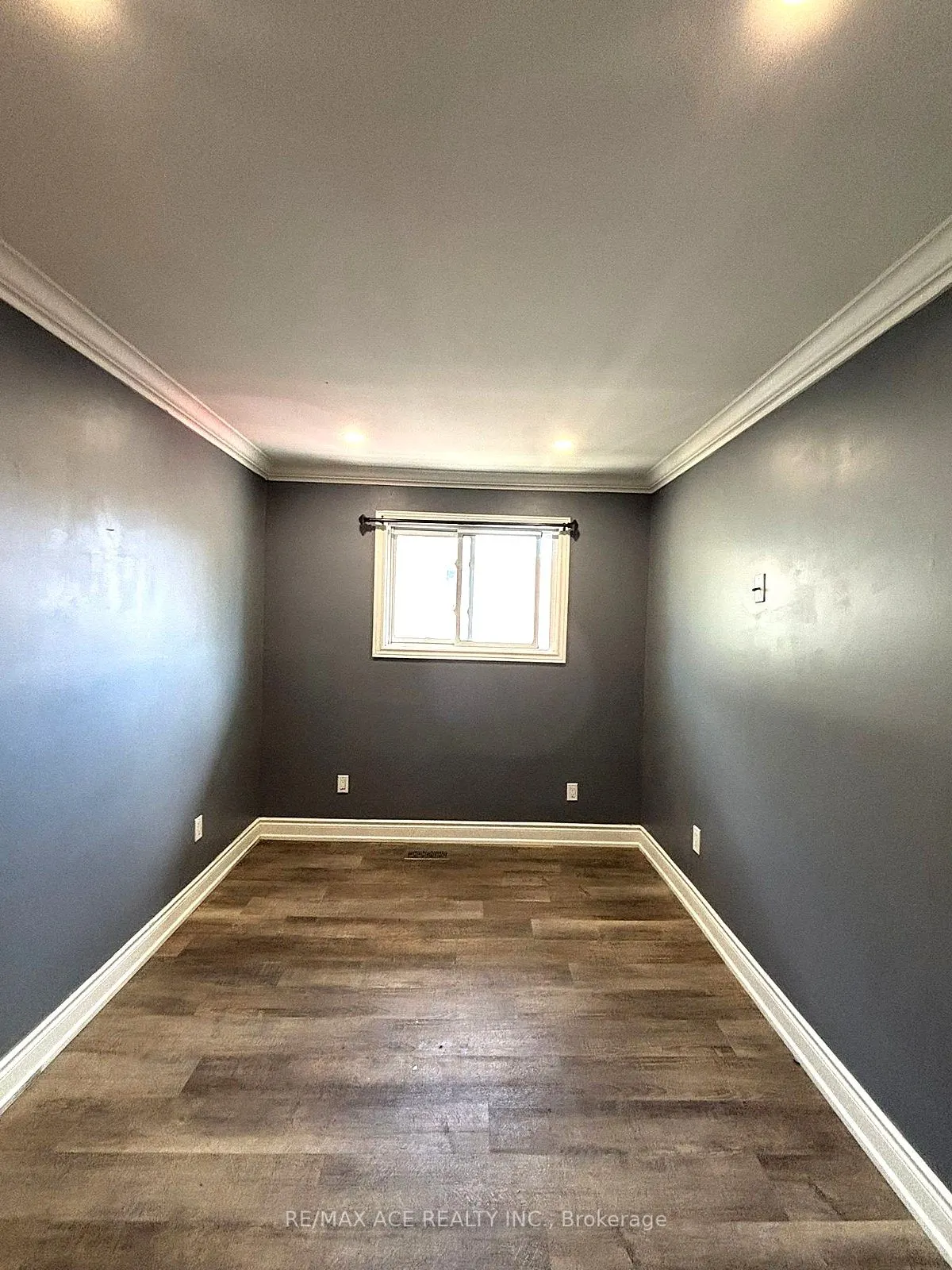 379 Surrey Drive, #MAIN