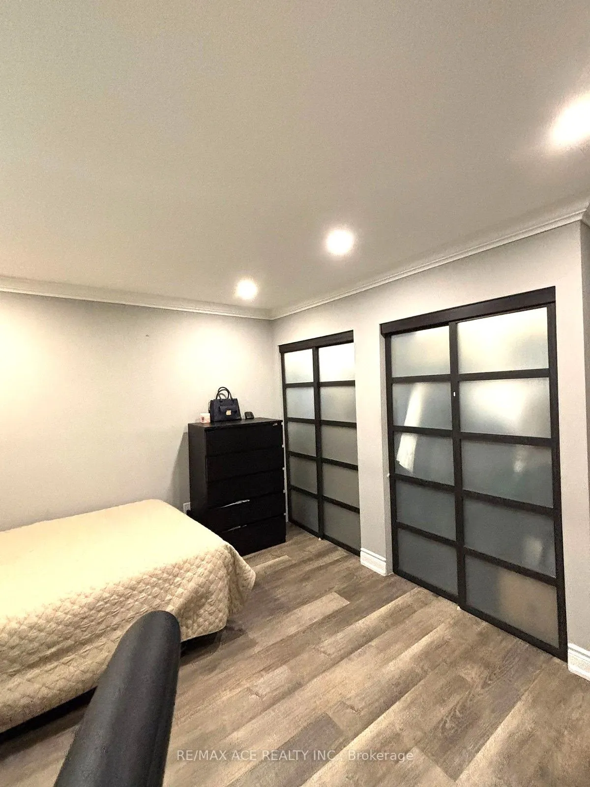 379 Surrey Drive, #MAIN