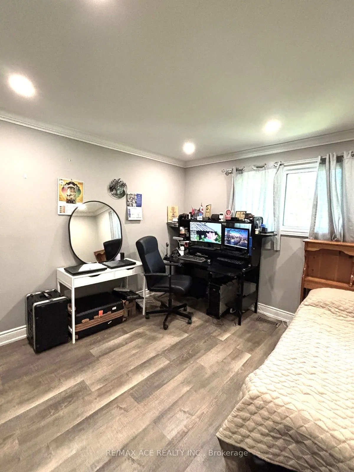 379 Surrey Drive, #MAIN