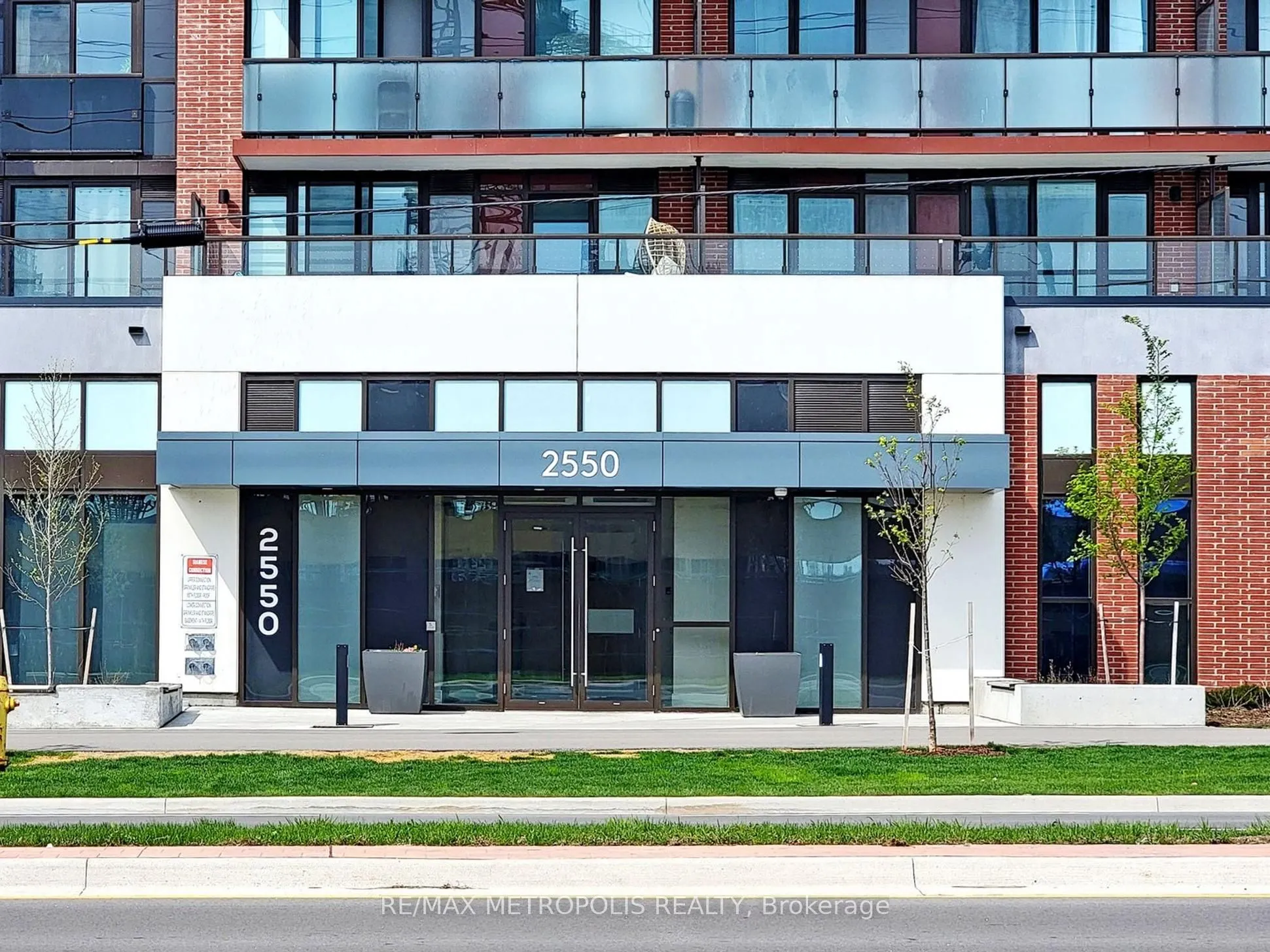 2550 Simcoe Street N, #2020