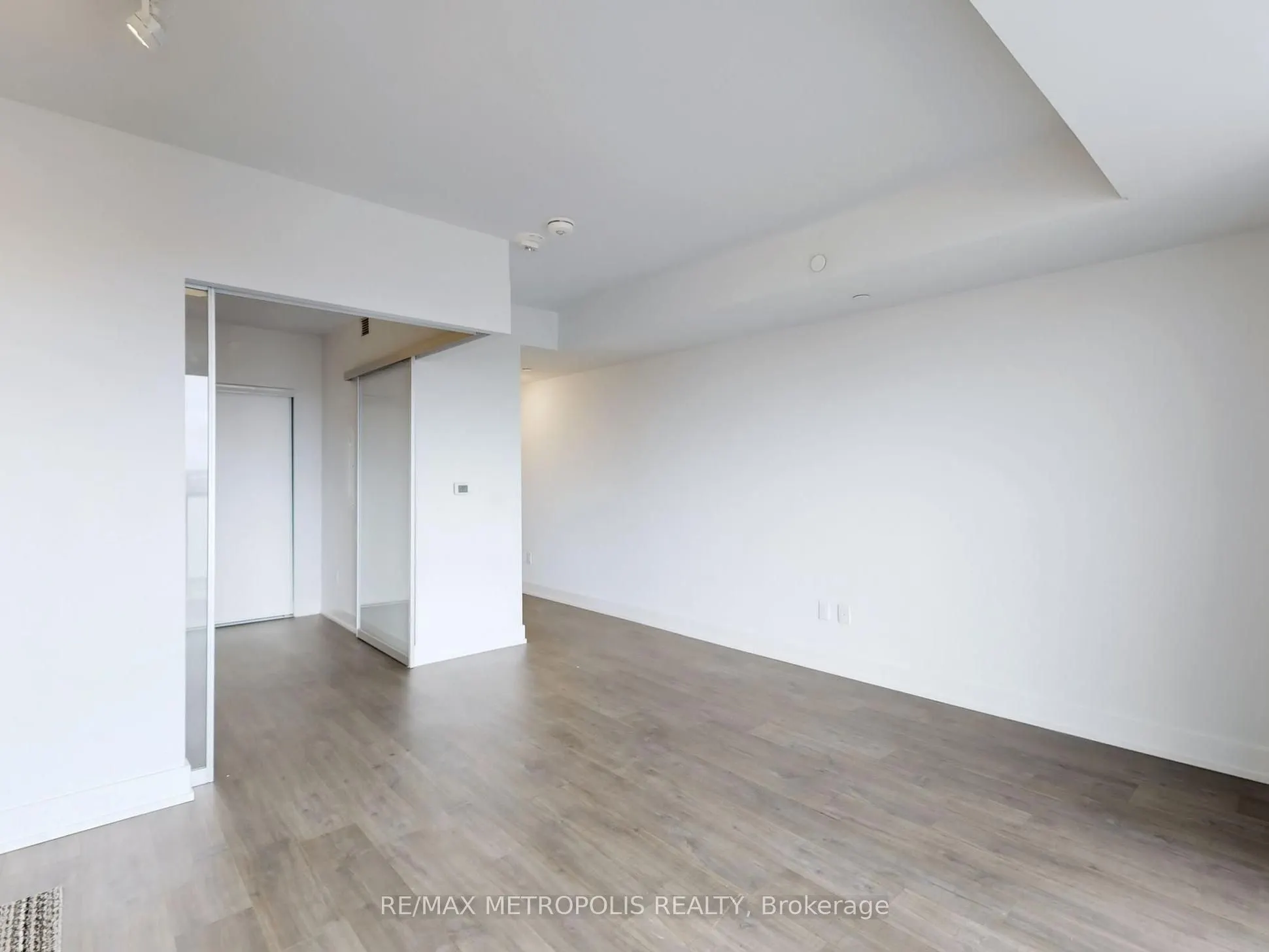 2550 Simcoe Street N, #2020