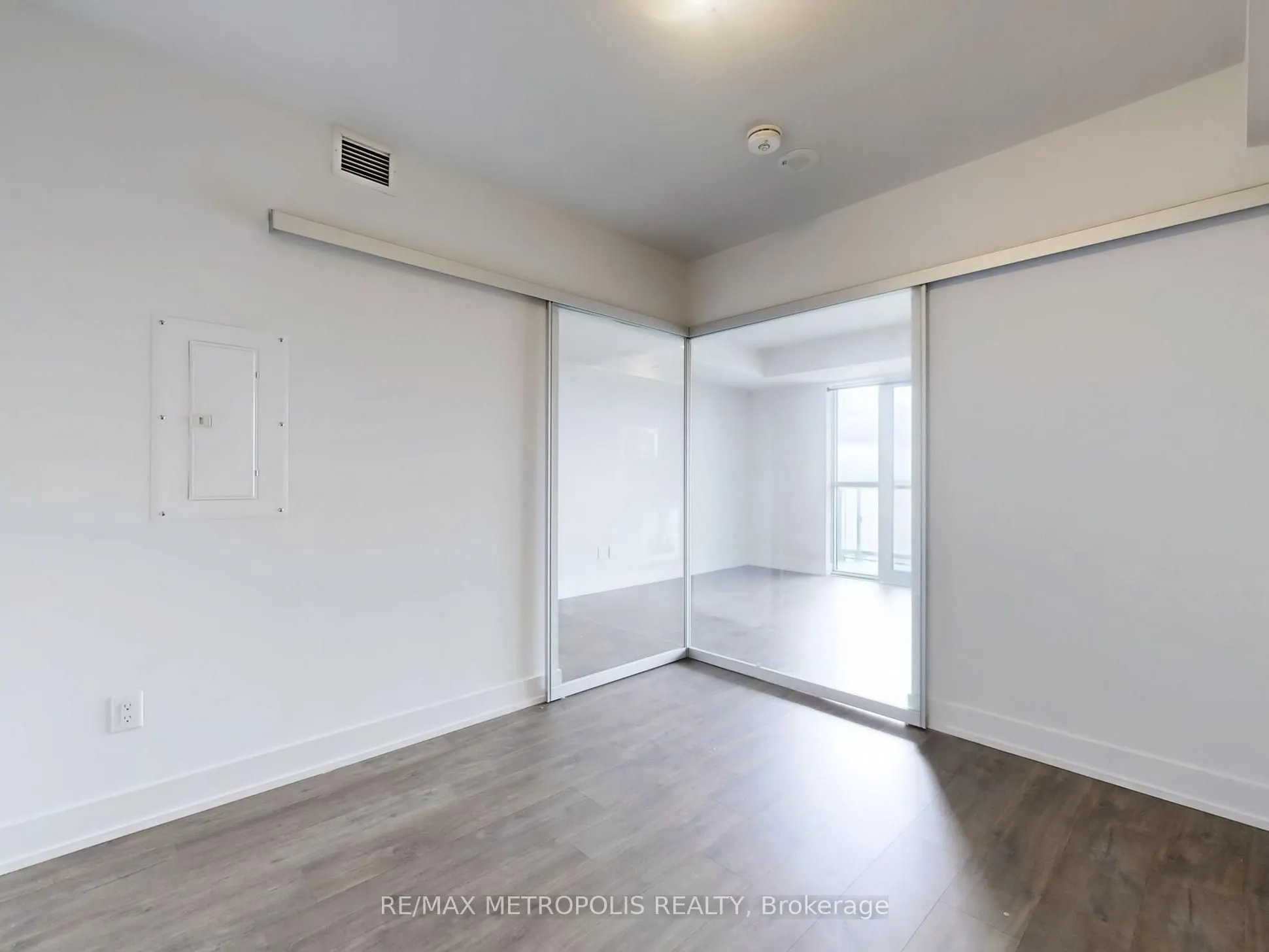 2550 Simcoe Street N, #2020