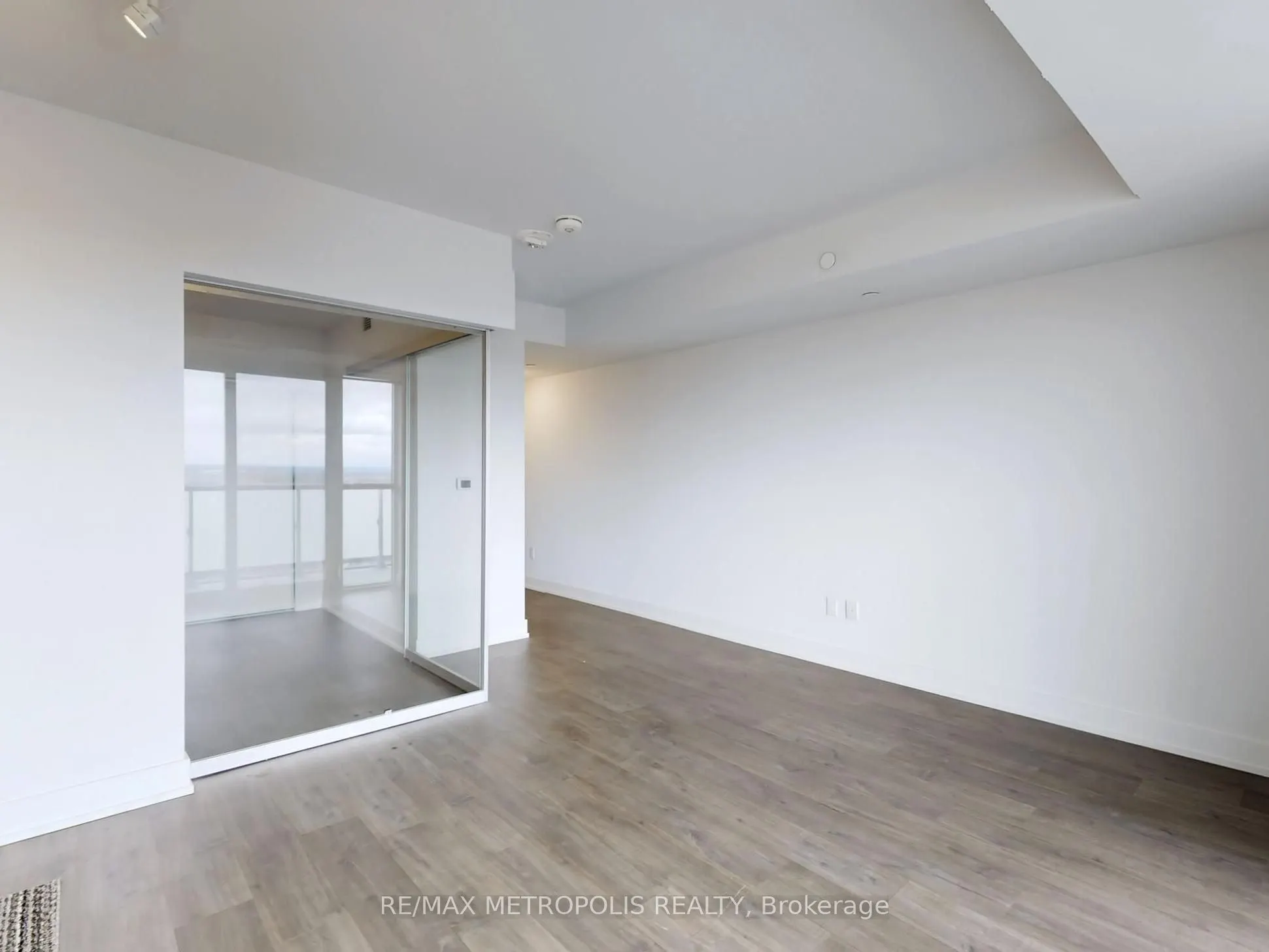 2550 Simcoe Street N, #2020
